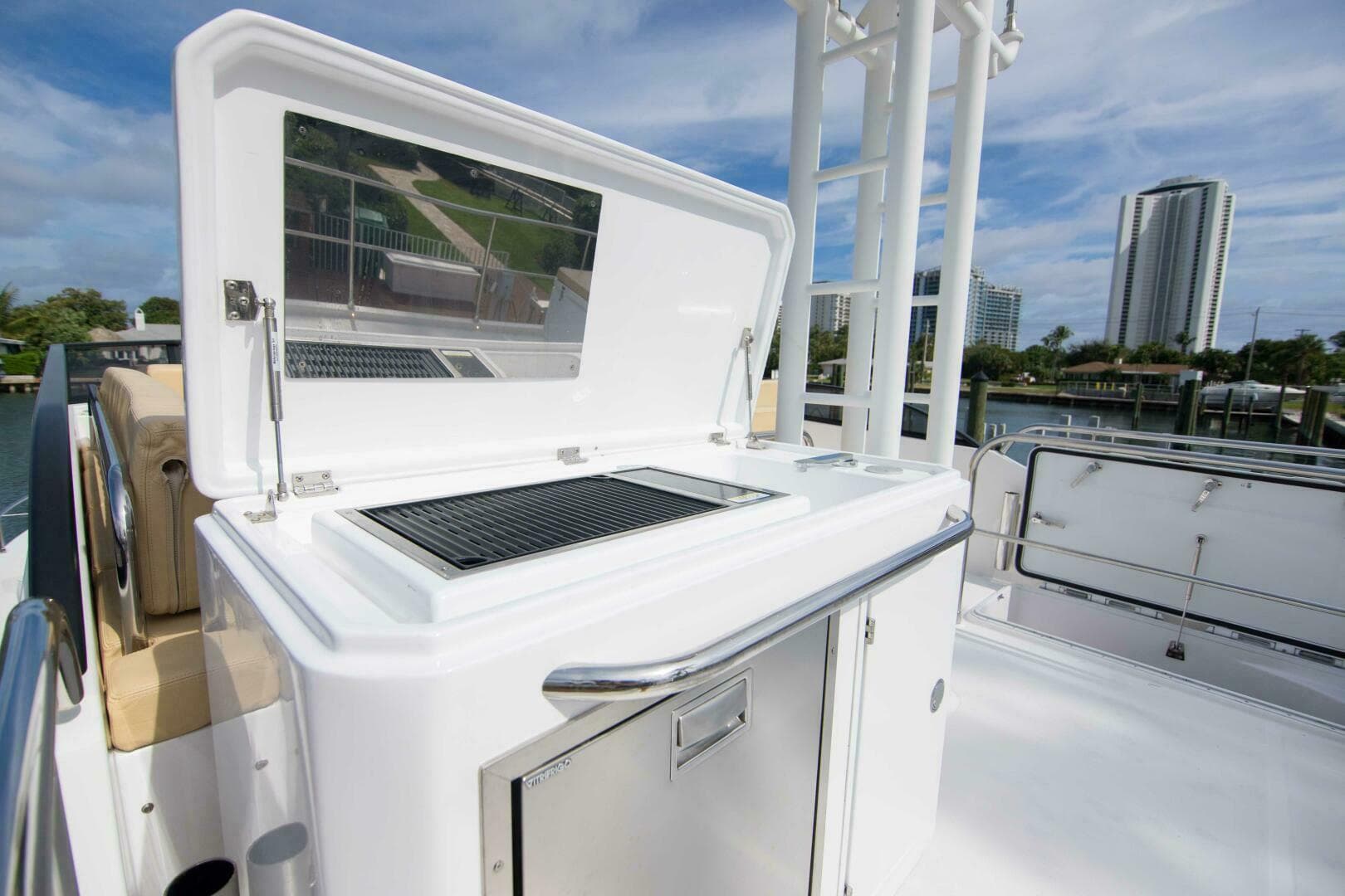 2019 Sundeck Yachts 580 Sport