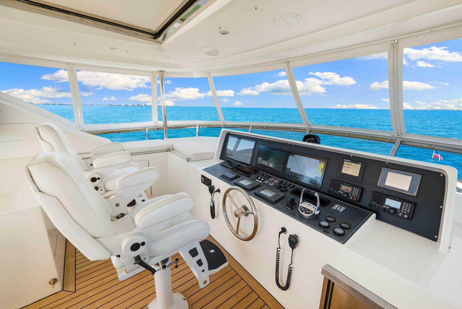 2010 83 Ocean Alexander Motor Yacht 'Relentless'