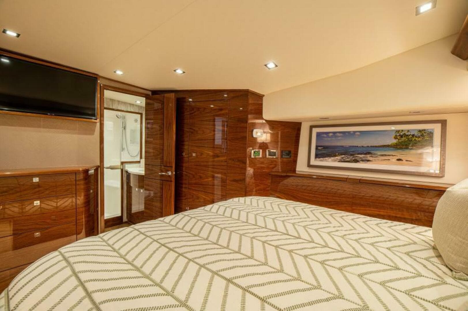 2023 Viking 64 Convertible