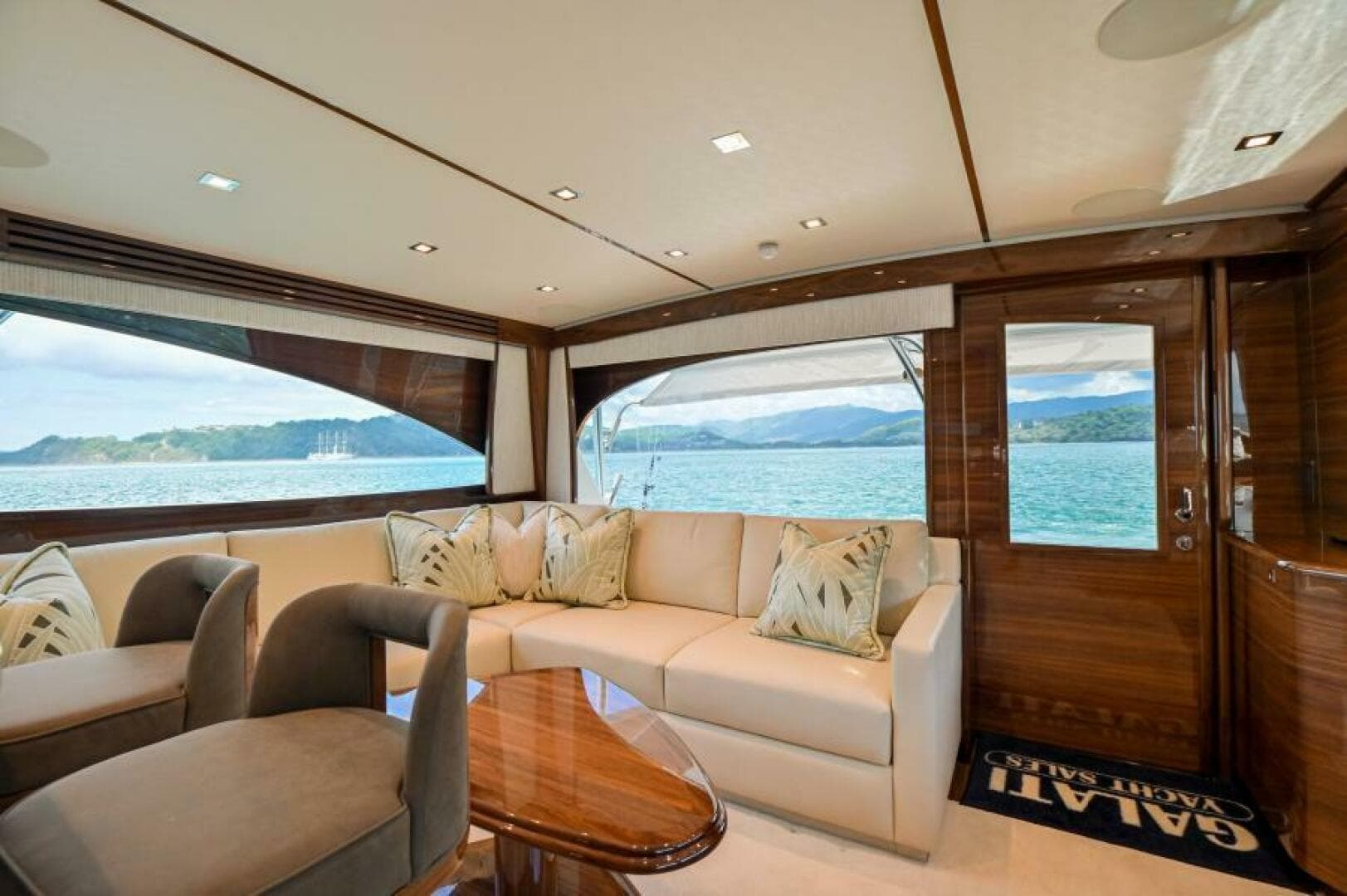 2023 Viking 64 Convertible