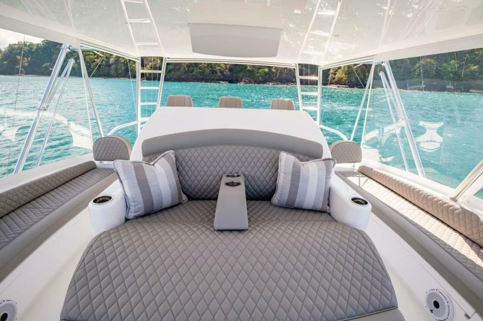 2023 Viking 64 Convertible Flybridge Lounge