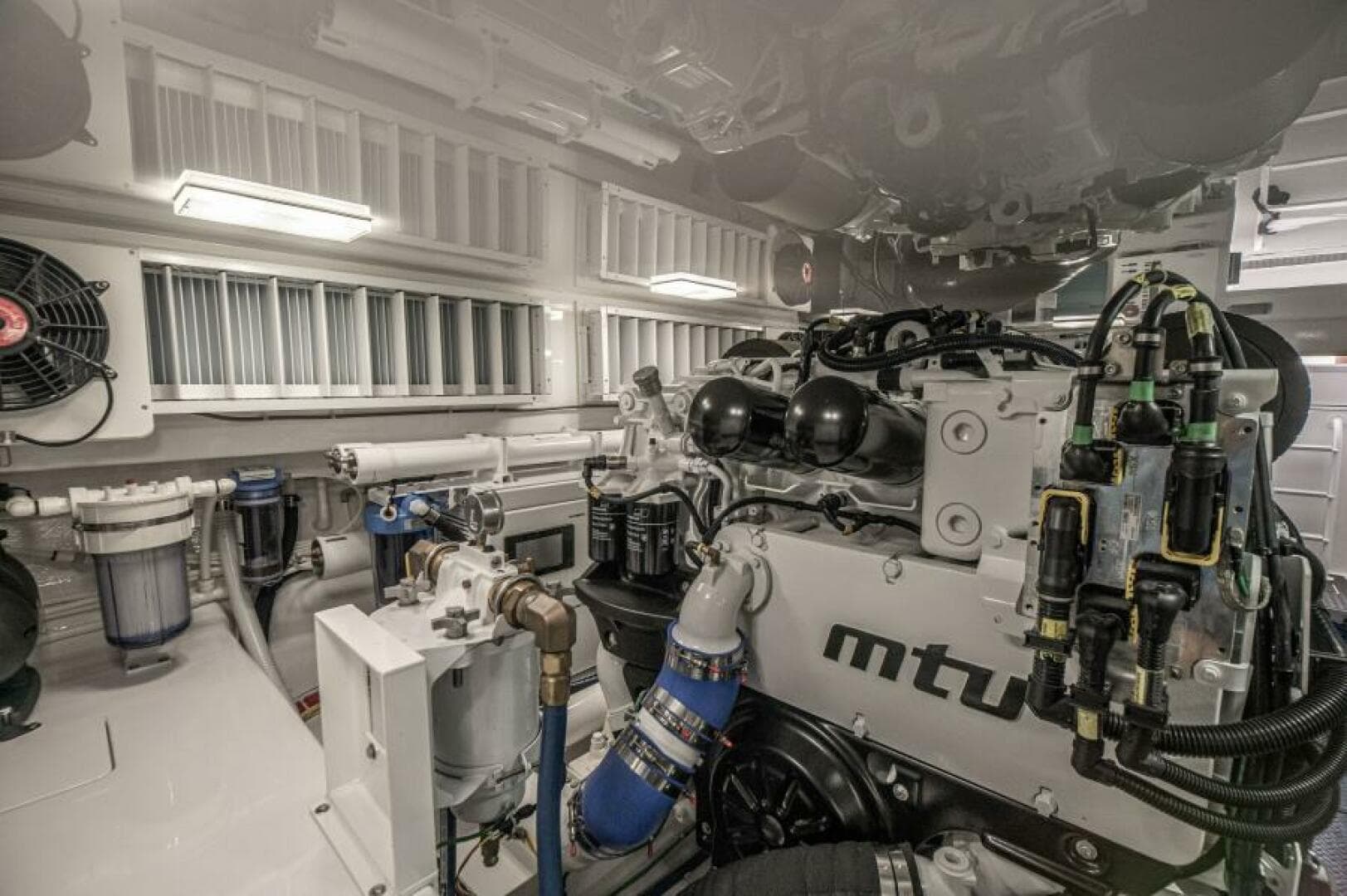 2023 Viking 64 Convertible