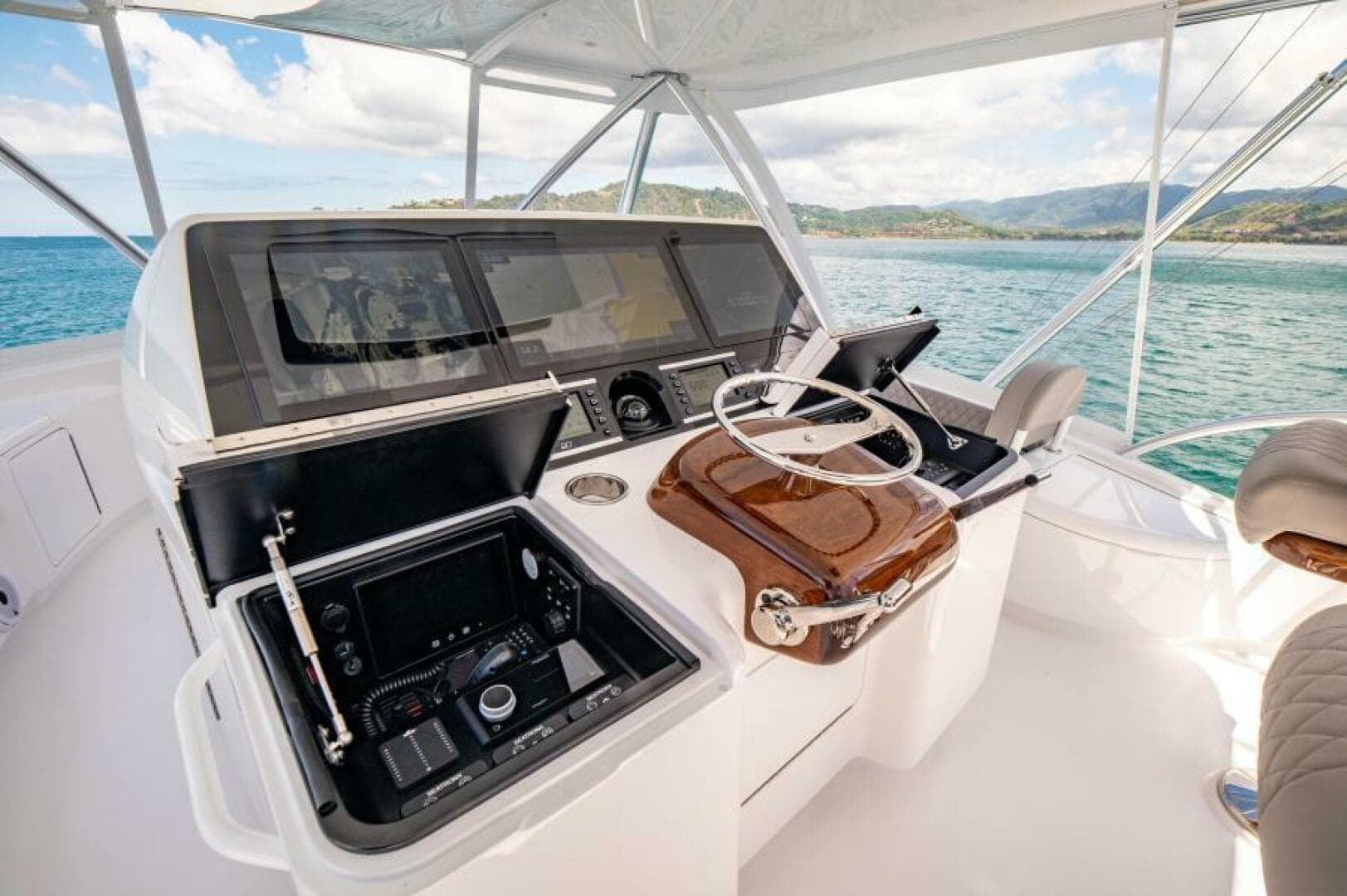 2023 Viking 64 Convertible