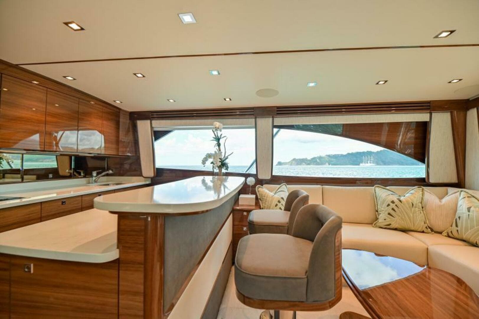 2023 Viking 64 Convertible