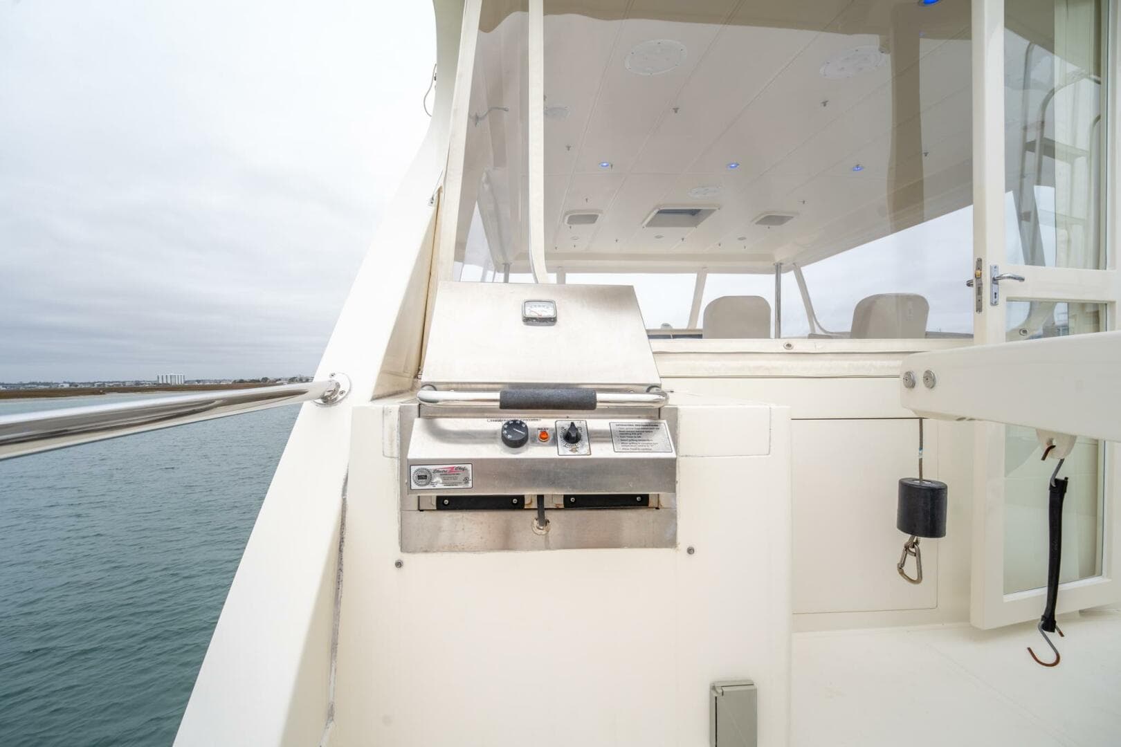 2008 Hampton 630 Pilothouse