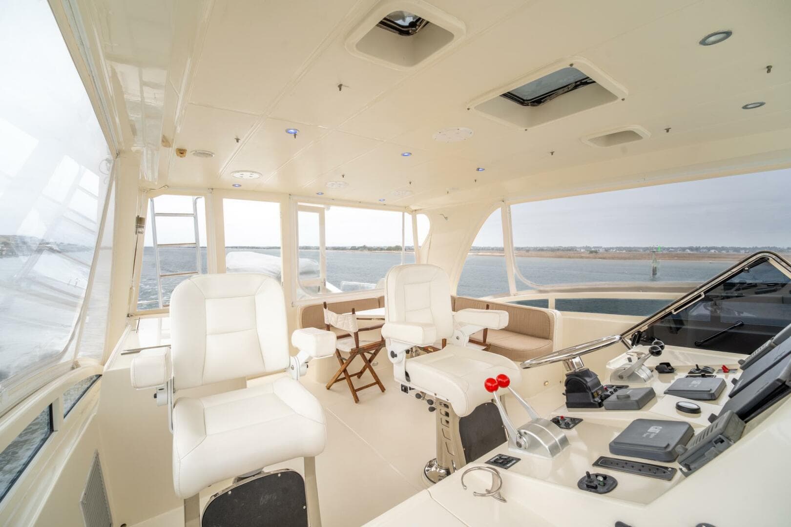 2008 Hampton 630 Pilothouse