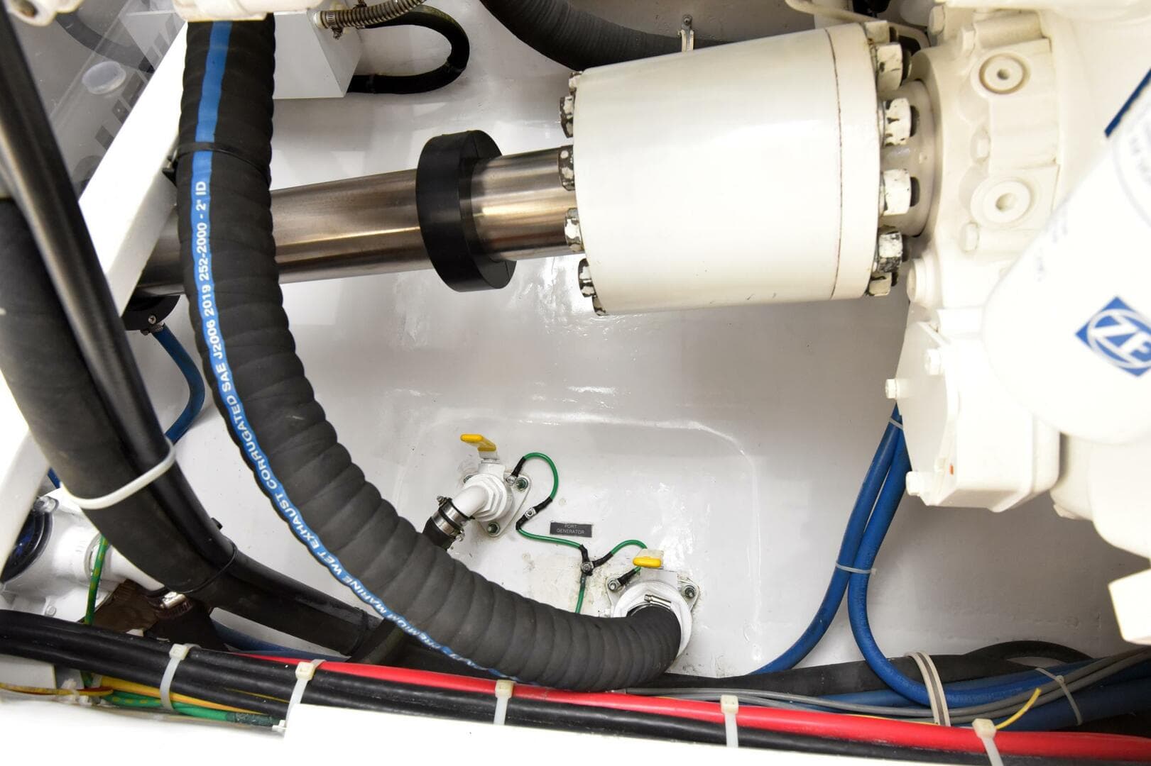 2019 Viking 80 Skybridge