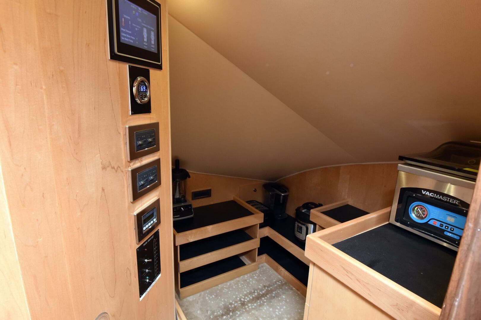 2019 Viking 80 Skybridge - PARTY OF FIVE