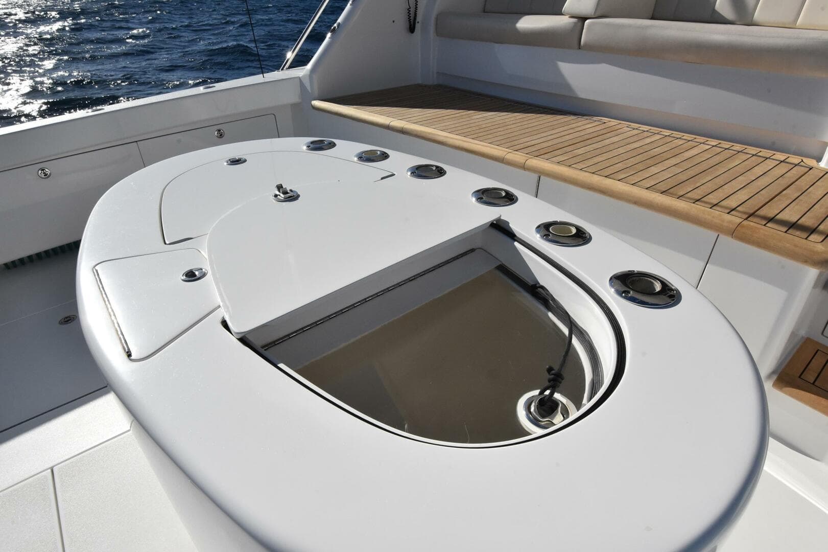 2019 Viking 80 Skybridge