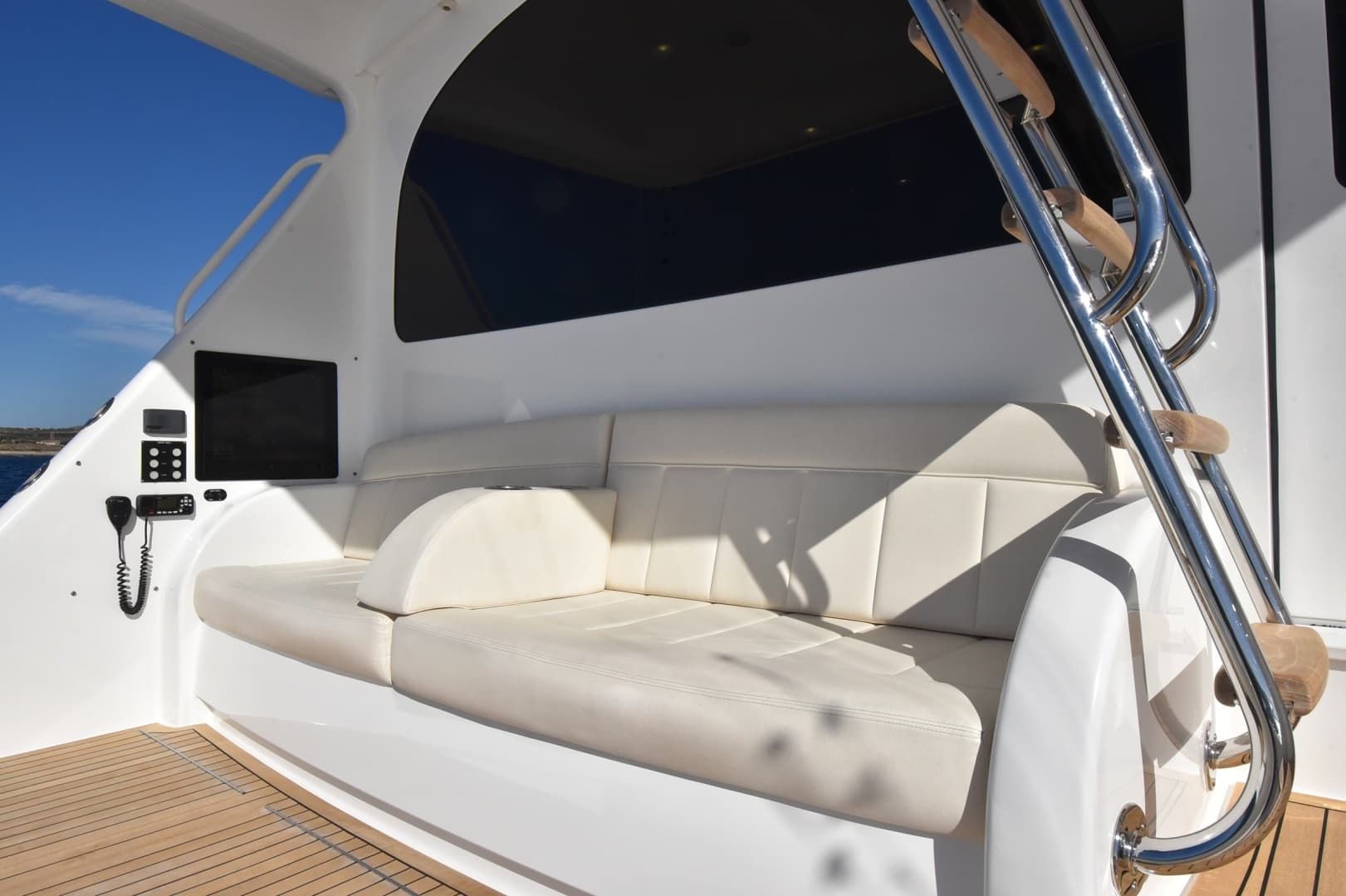 2019 Viking 80 Skybridge