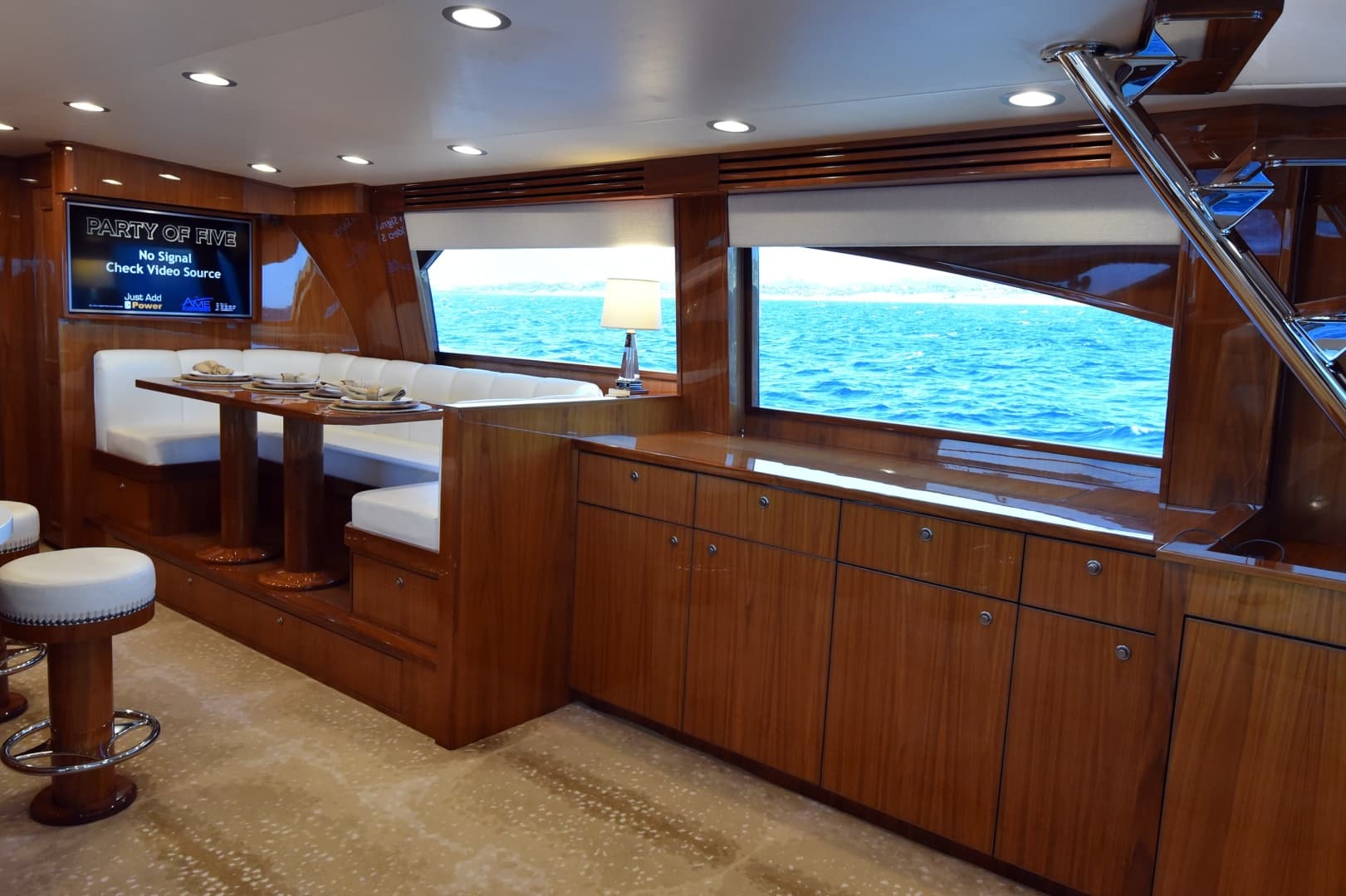 2019 Viking 80 Skybridge