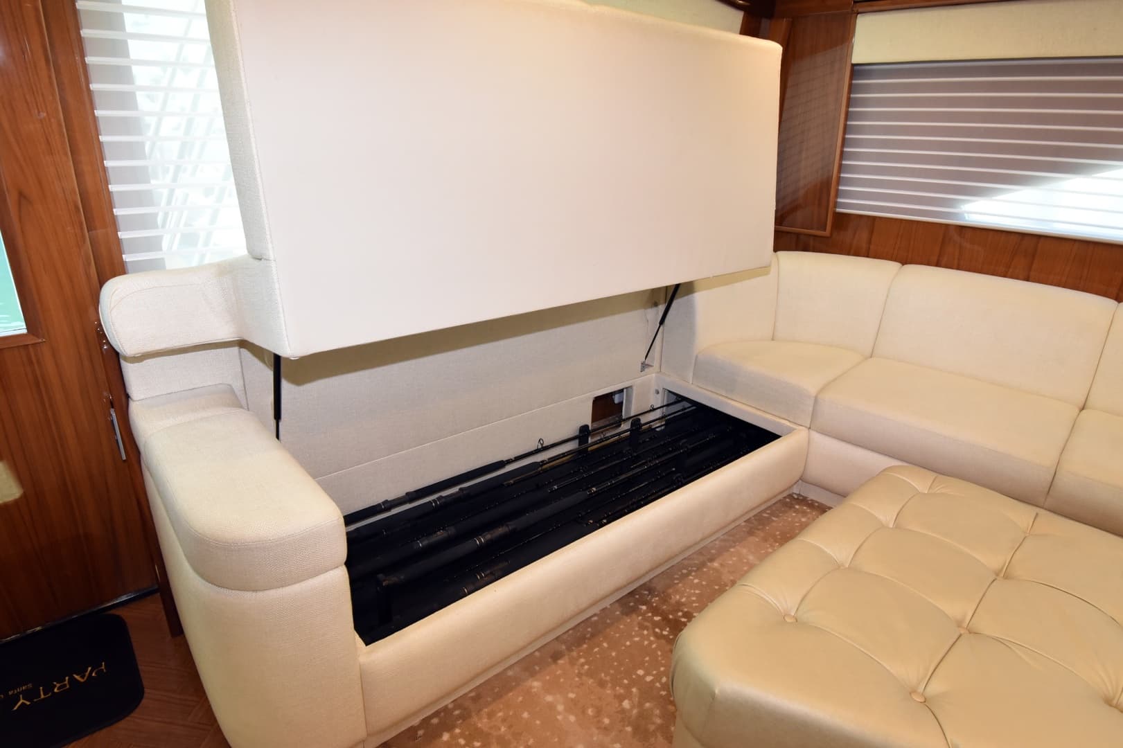 2019 Viking 80 Skybridge