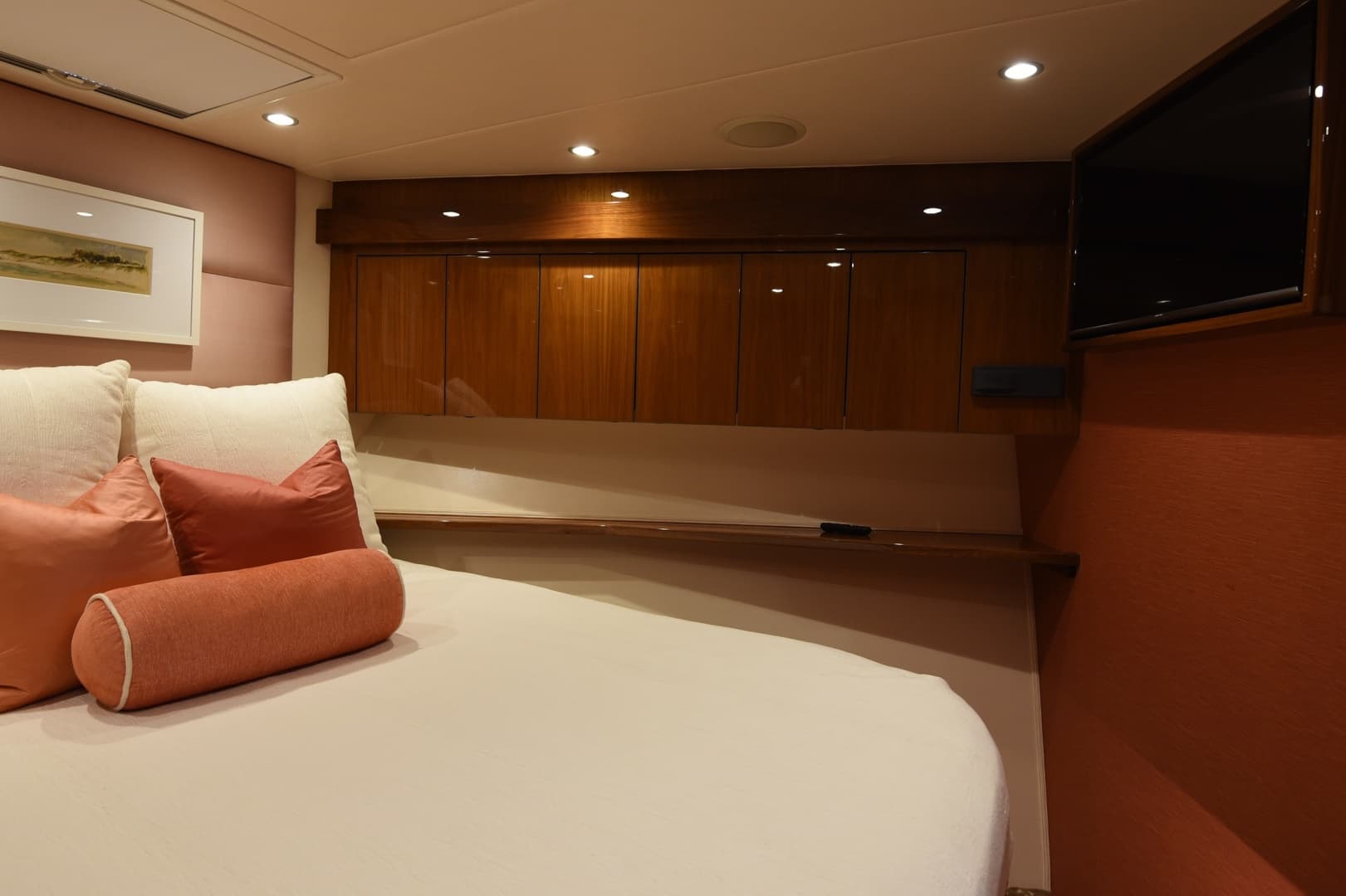 2019 Viking 80 Skybridge