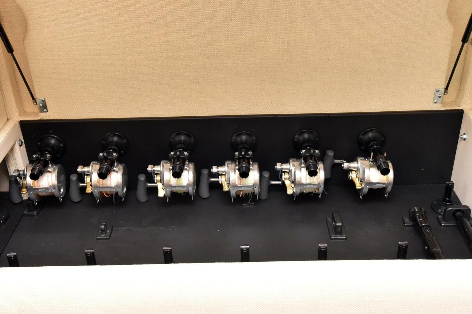 2019 Viking 80 Skybridge - PARTY OF FIVE