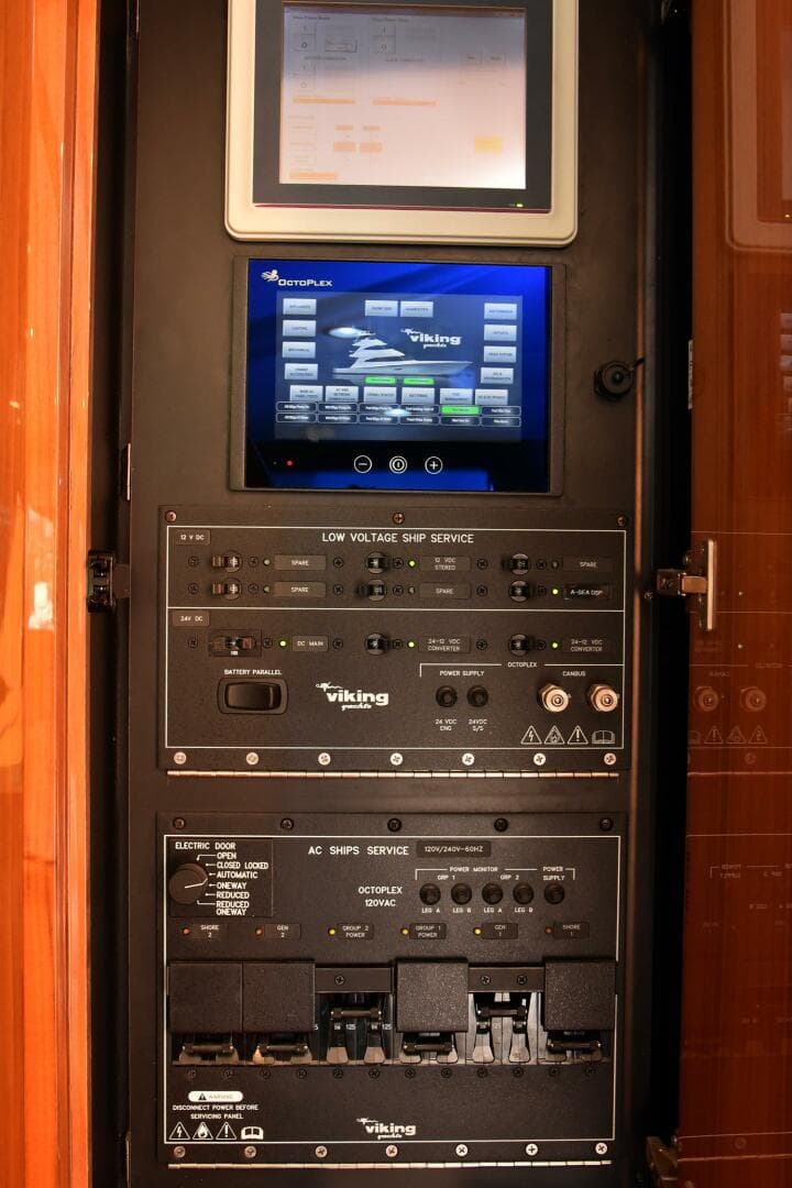 2019 Viking 80 Skybridge - PARTY OF FIVE