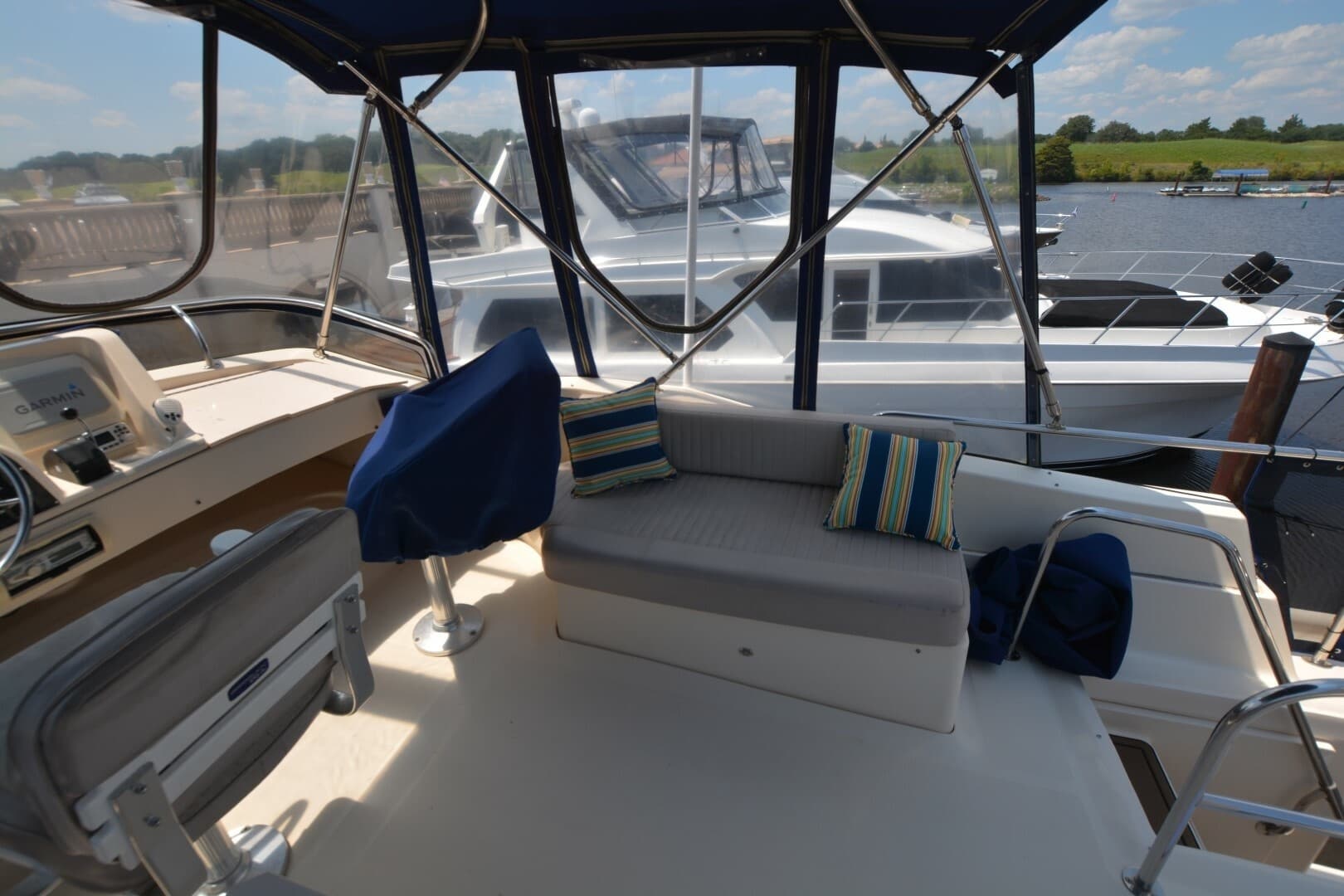 2005 Mainship 34 Trawler