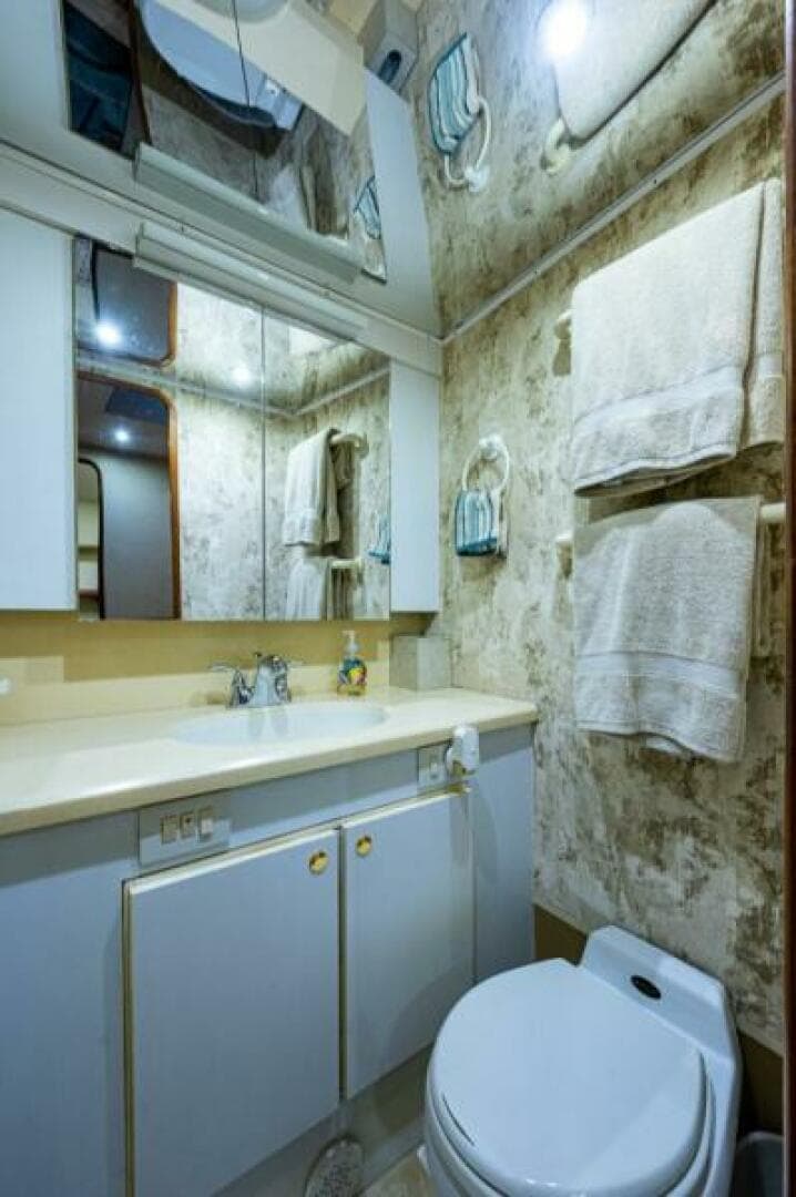 1999 Ocean Yachts Convertible