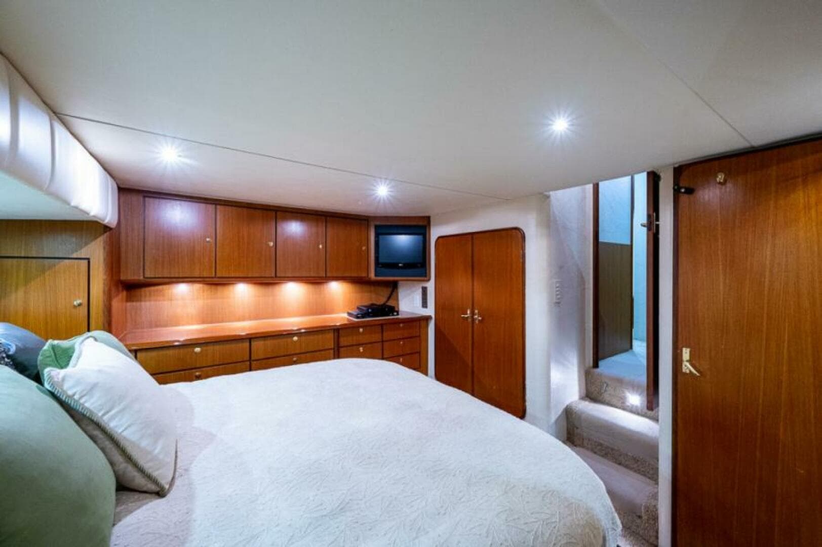 1999 Ocean Yachts Convertible