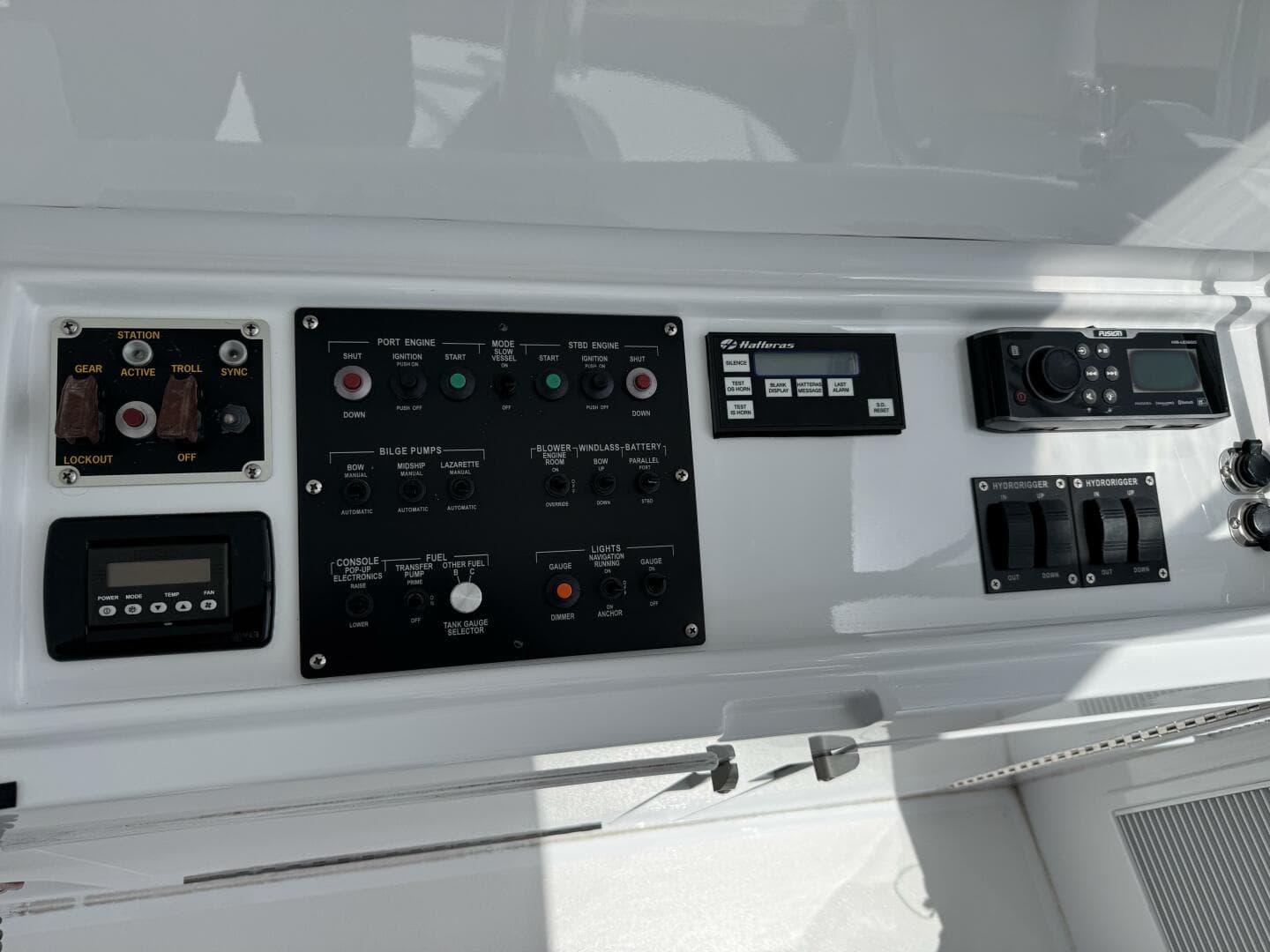 2004 Hatteras 60 Convertible