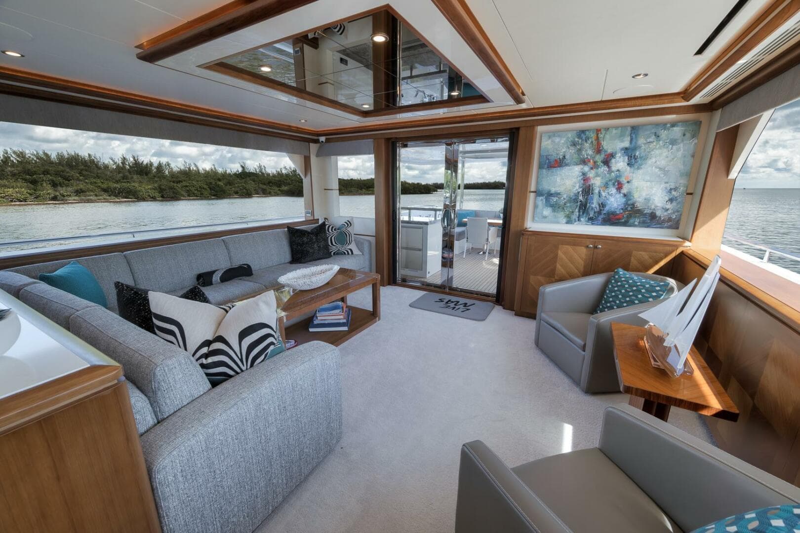 2017 Ocean Alexander 85