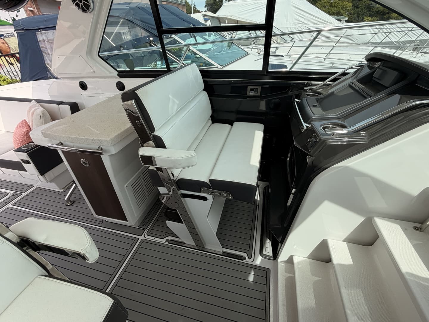 2018 Monterey 36 Sport Coupe