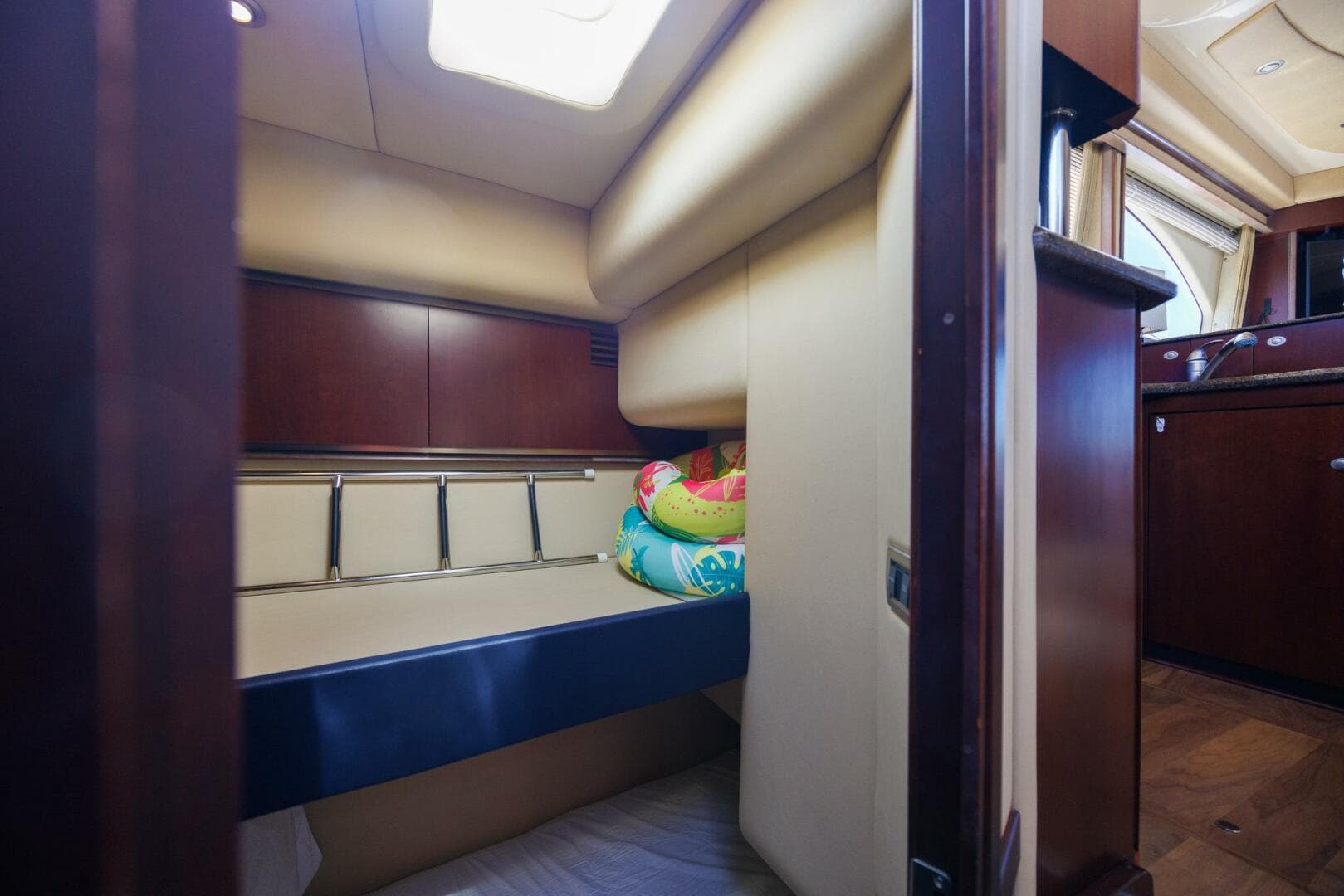 2006 52 Sea Ray Sedan Bridge Zoe Grace Guest Stateroom (1)