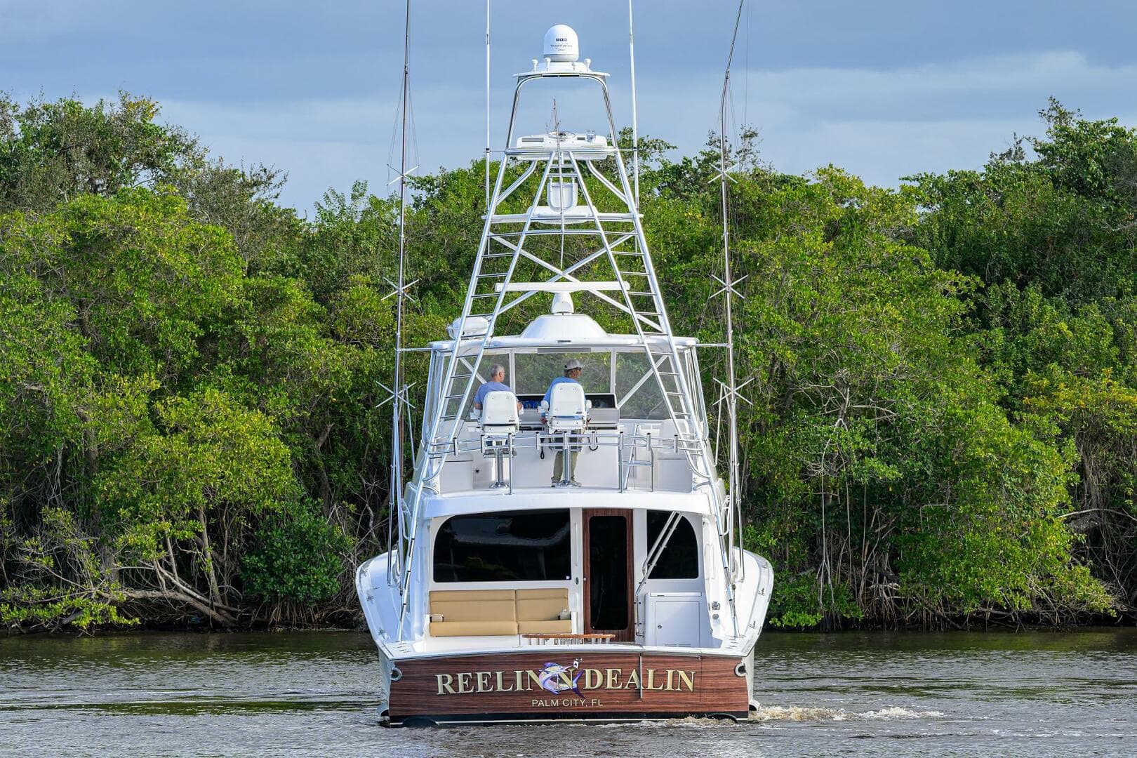 Hatteras 63 Reelin N Dealin - Exterior Profile
