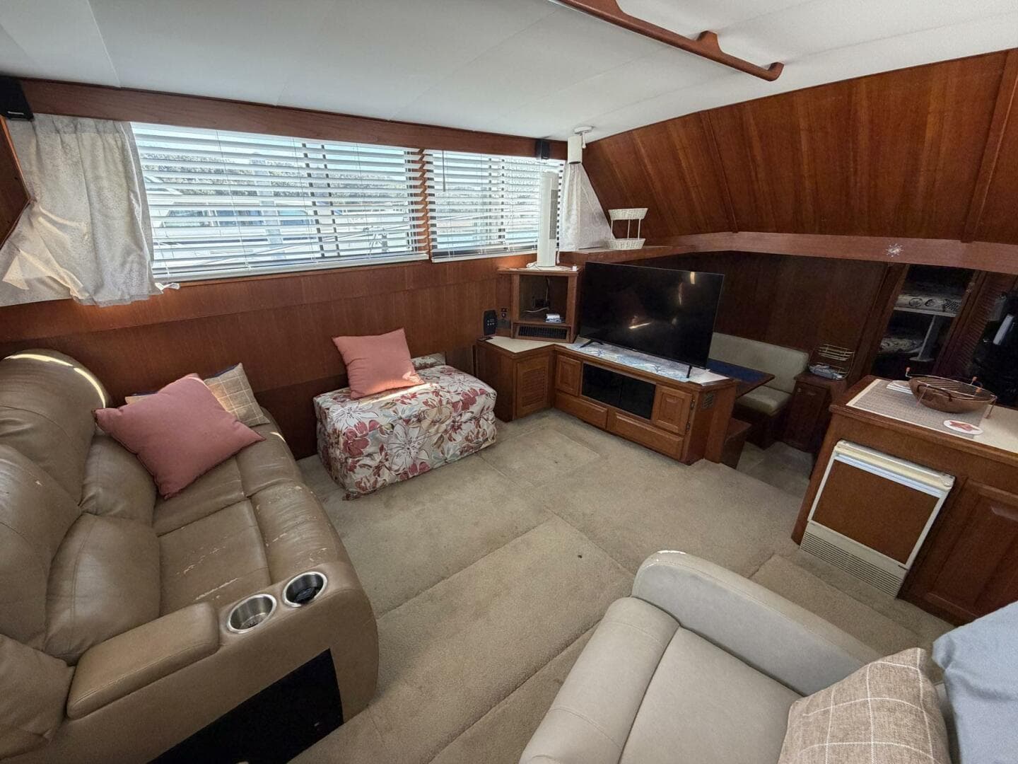 1987 Viking 44 Motor Yacht
