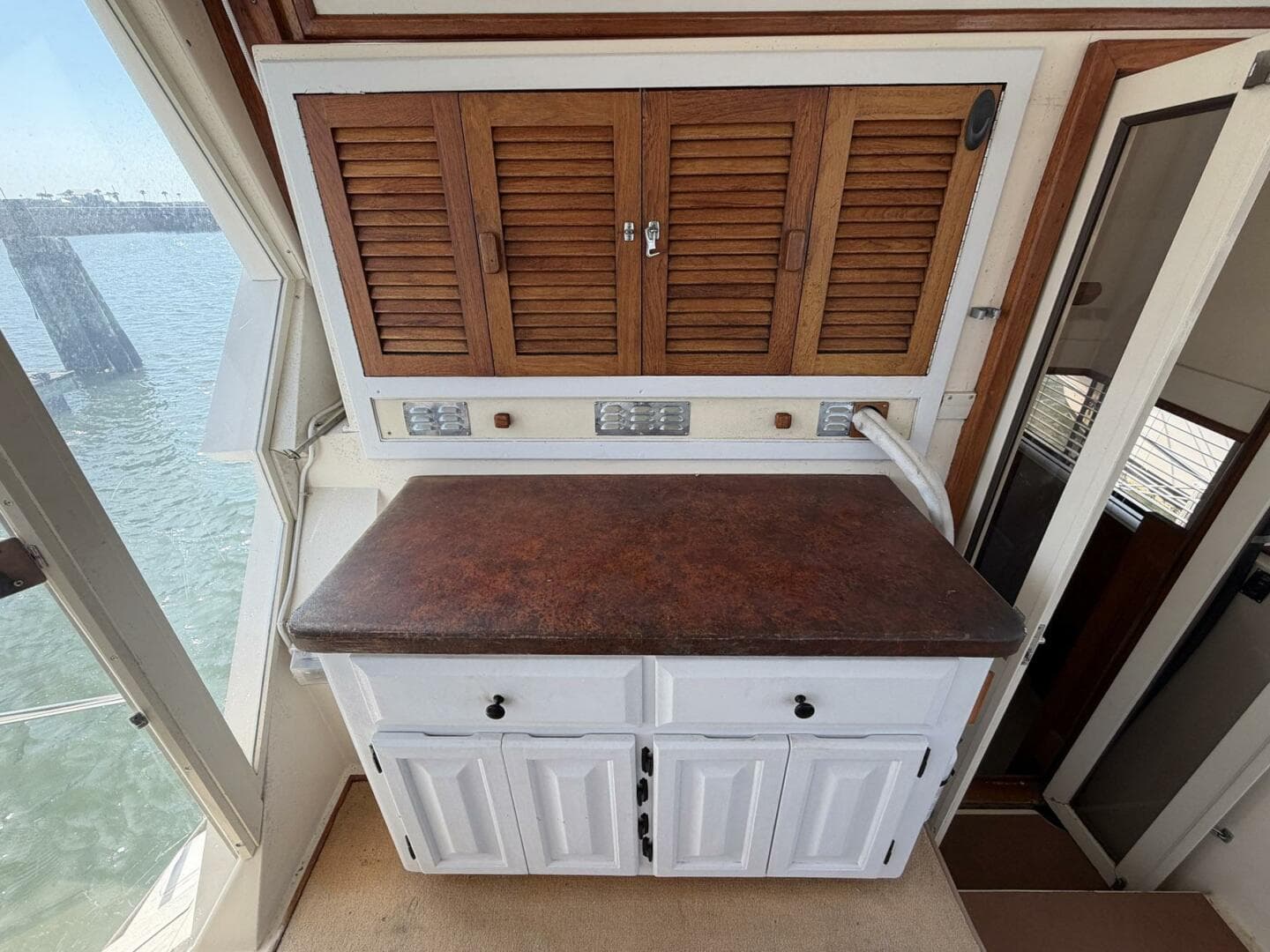 1987 Viking 44 Motor Yacht