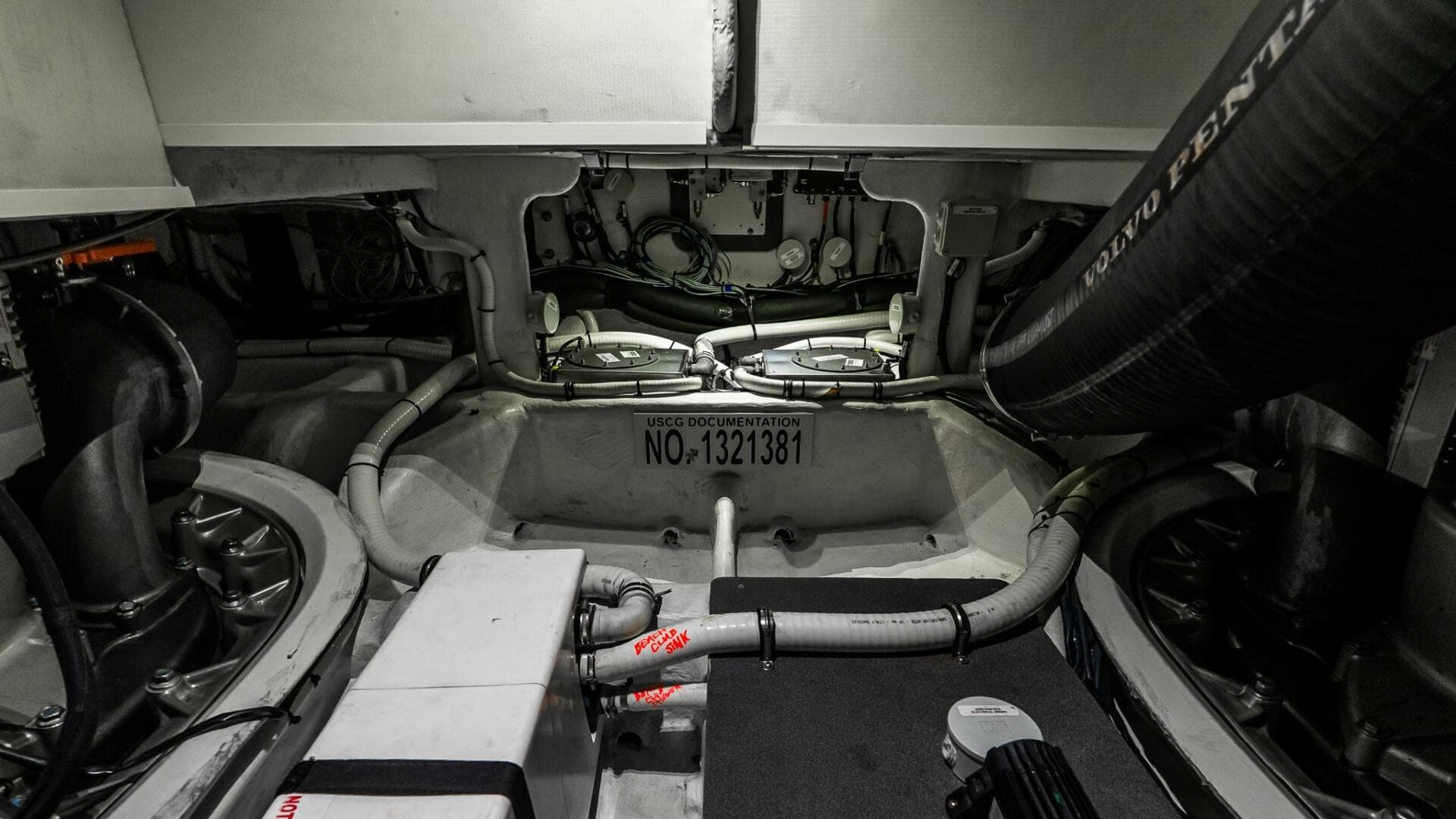 2022 Absolute 64 Navetta