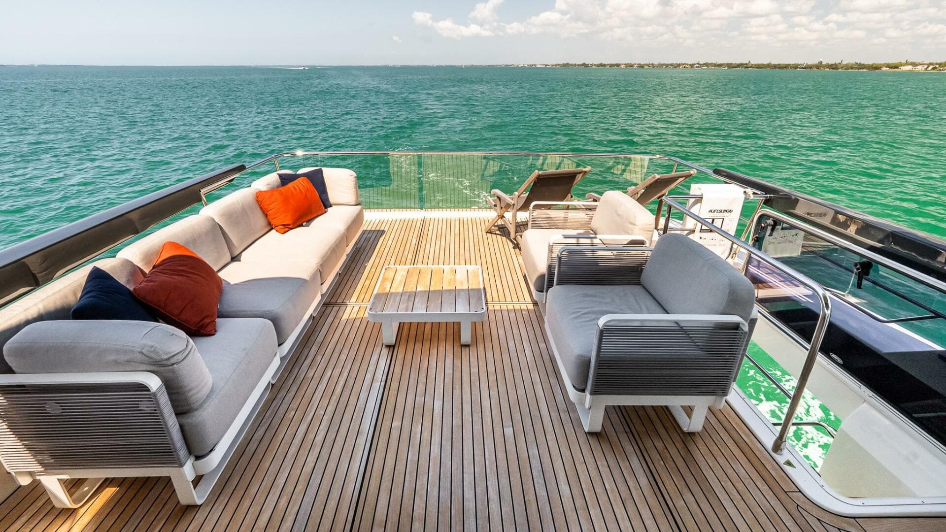 2022 Absolute 64 Navetta