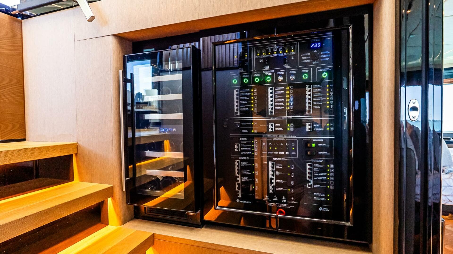 2022 Absolute 64 Navetta