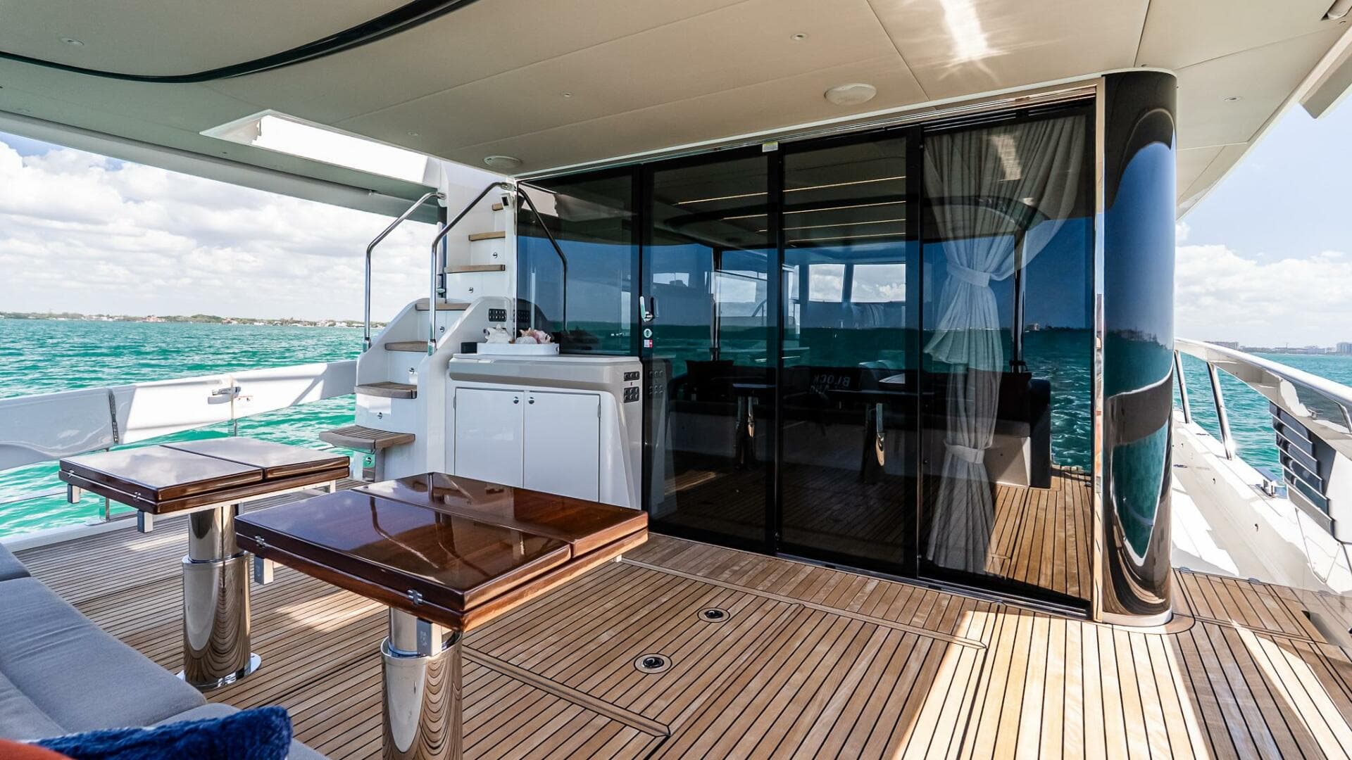 2022 Absolute 64 Navetta