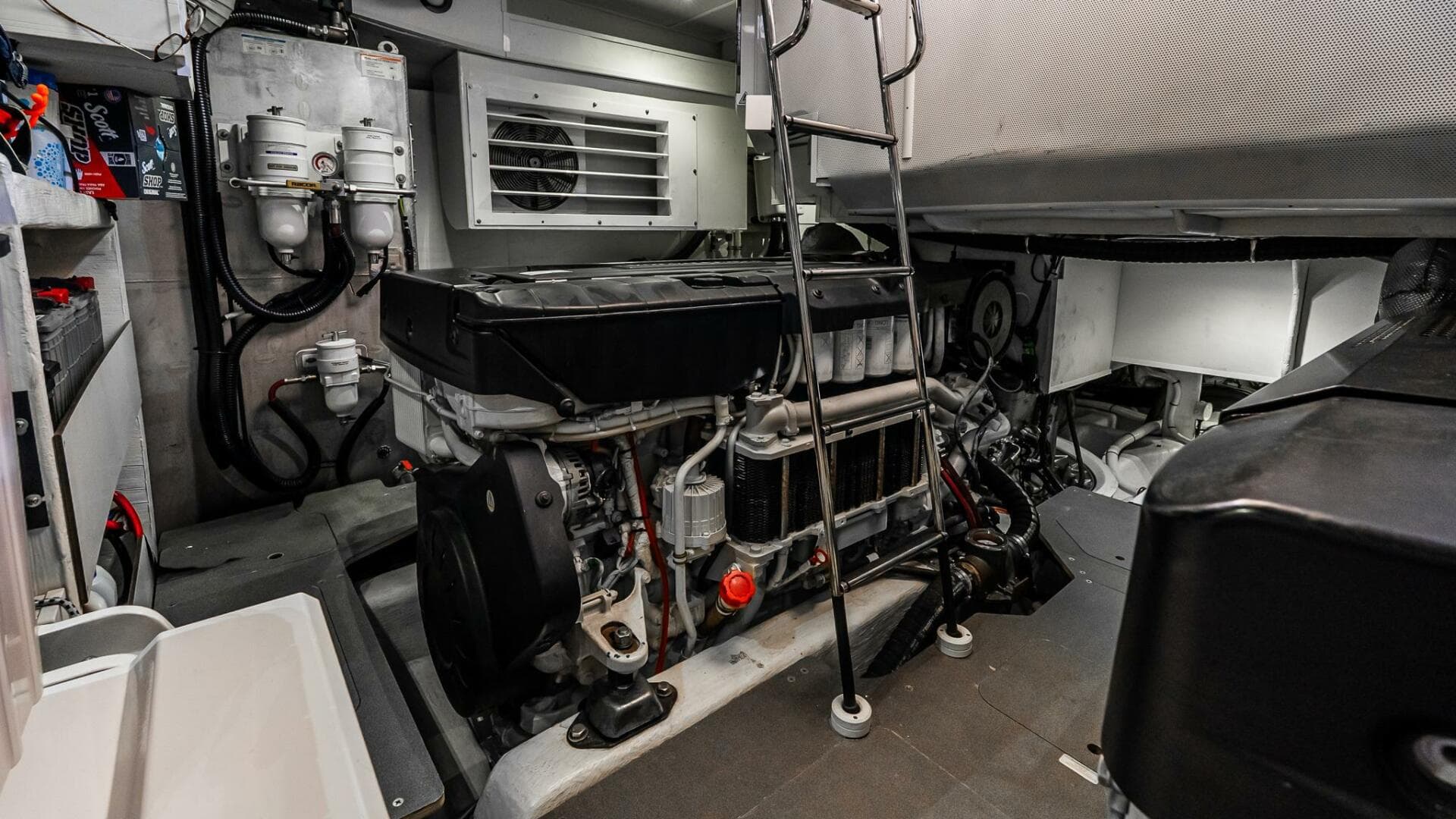 2022 Absolute 64 Navetta