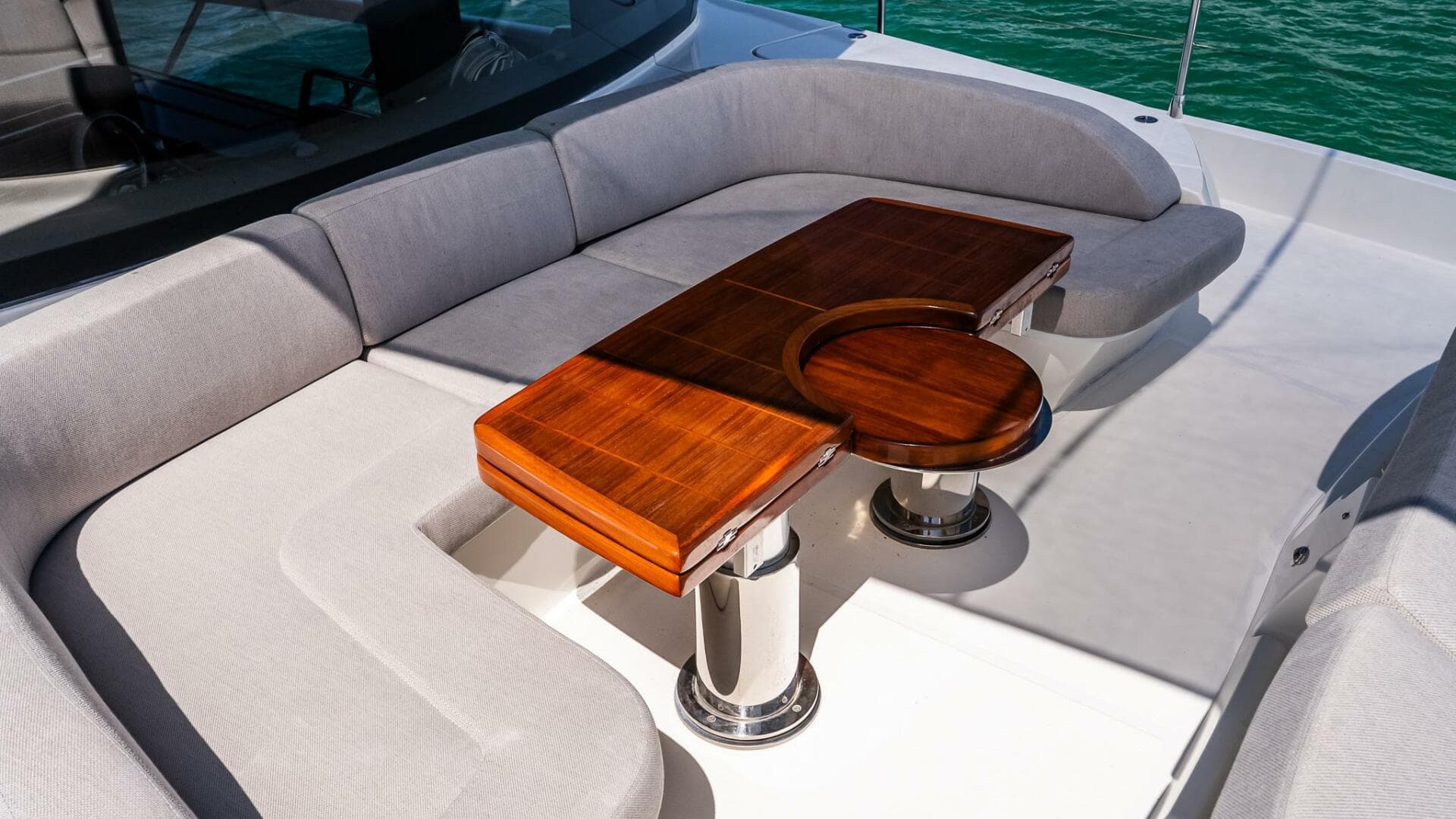 2022 Absolute 64 Navetta