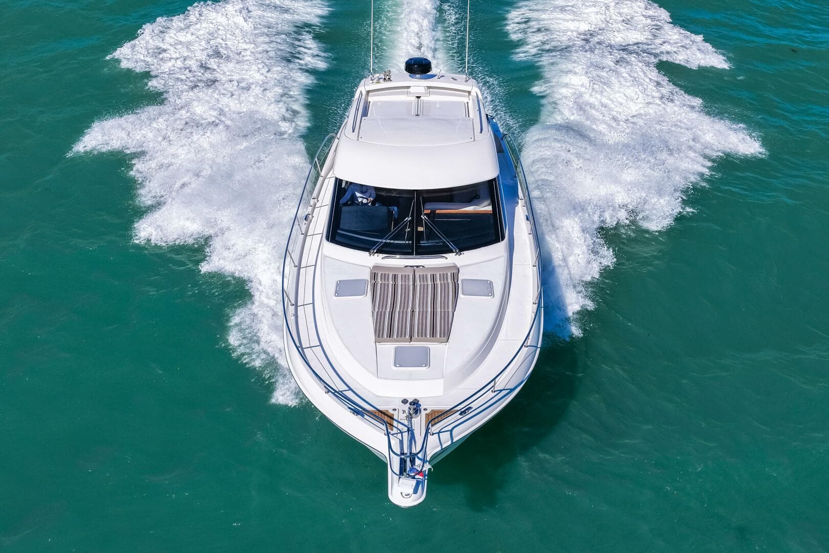 2016 Riviera 5000 Sport Yacht