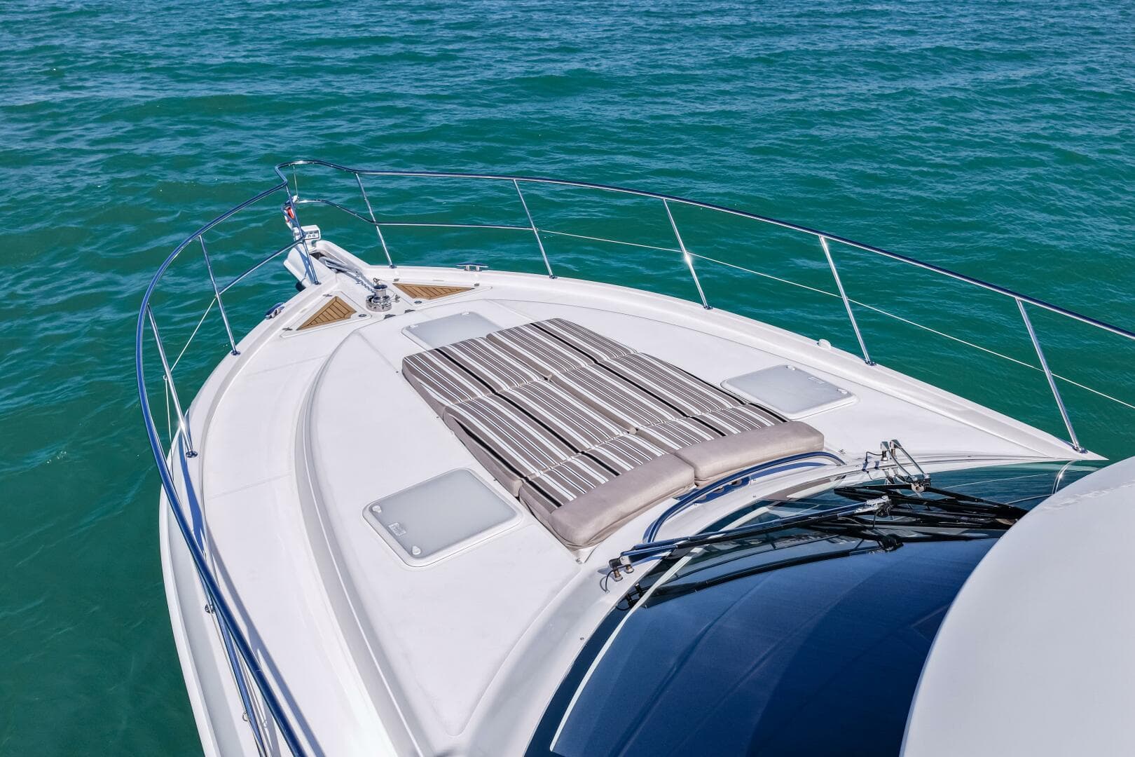 2016 Riviera 5000 Sport Yacht