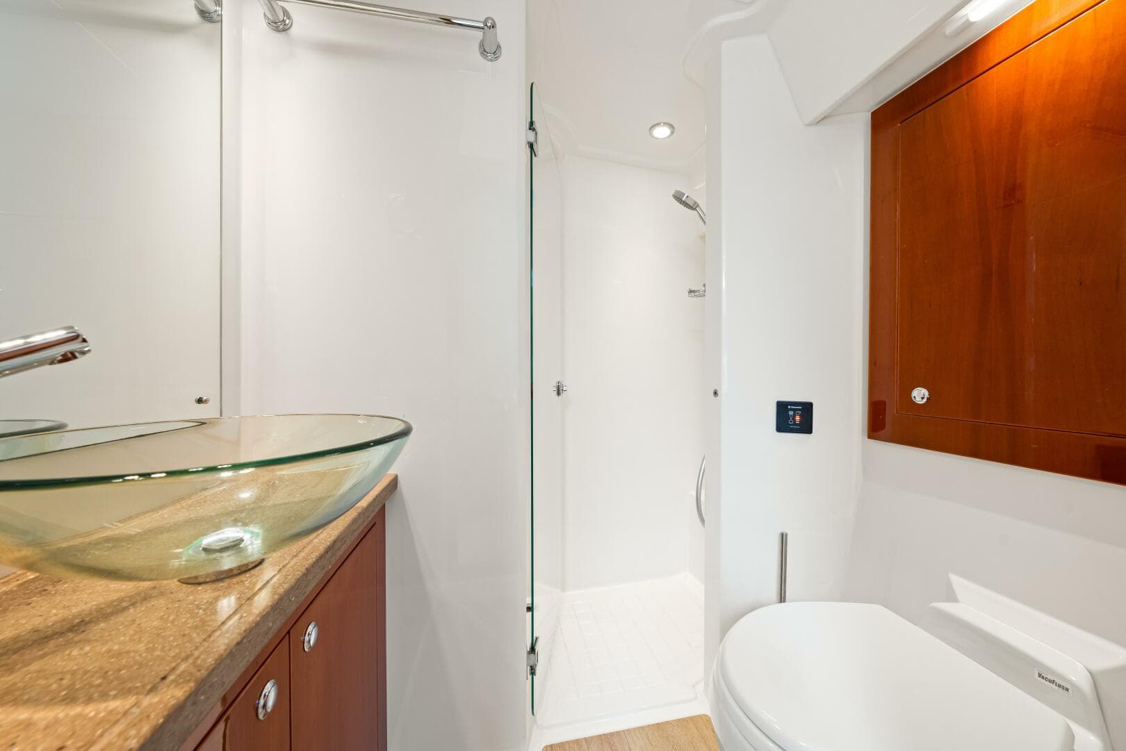 2016 Riviera 5000 Sport Yacht