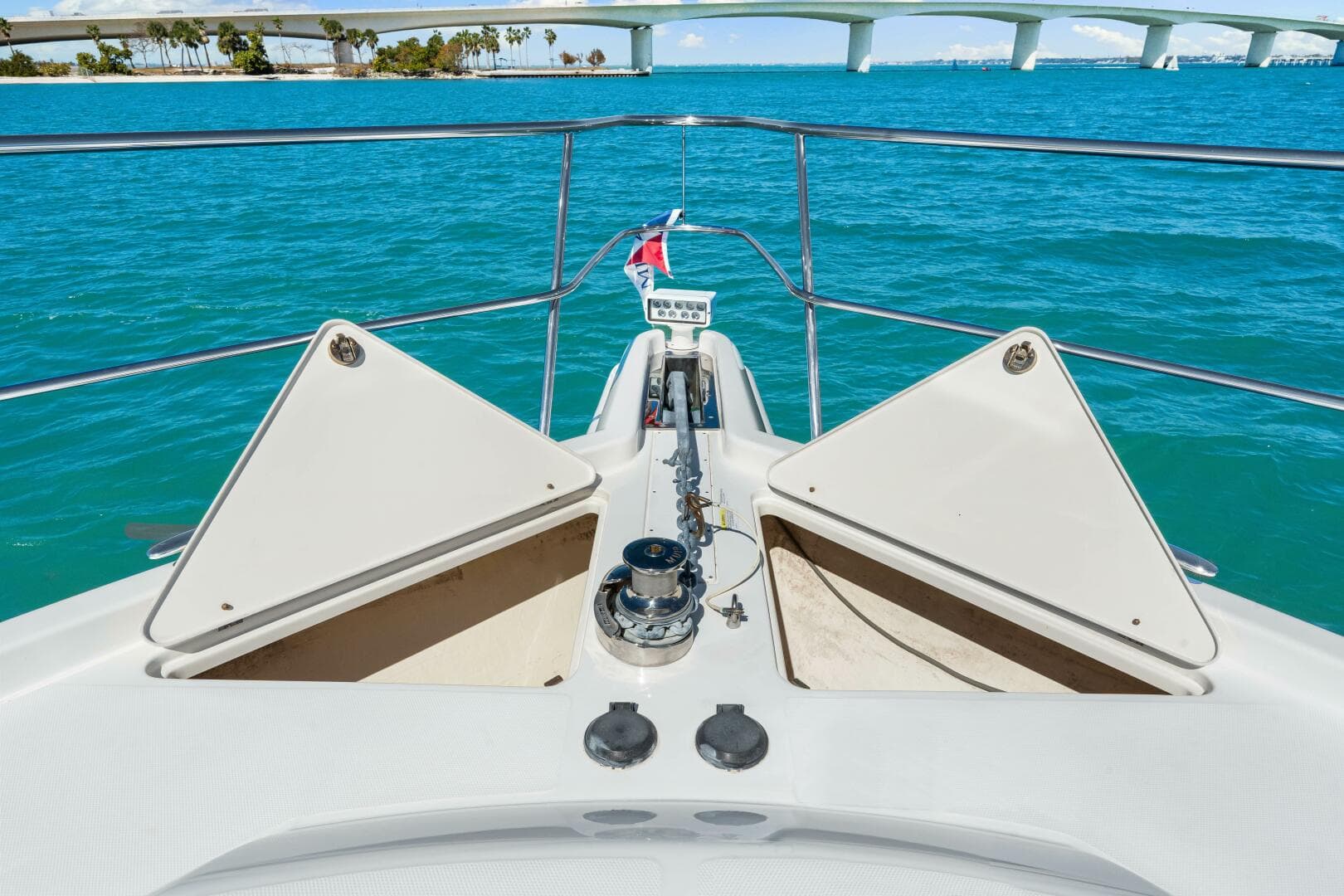 2016 Riviera 5000 Sport Yacht