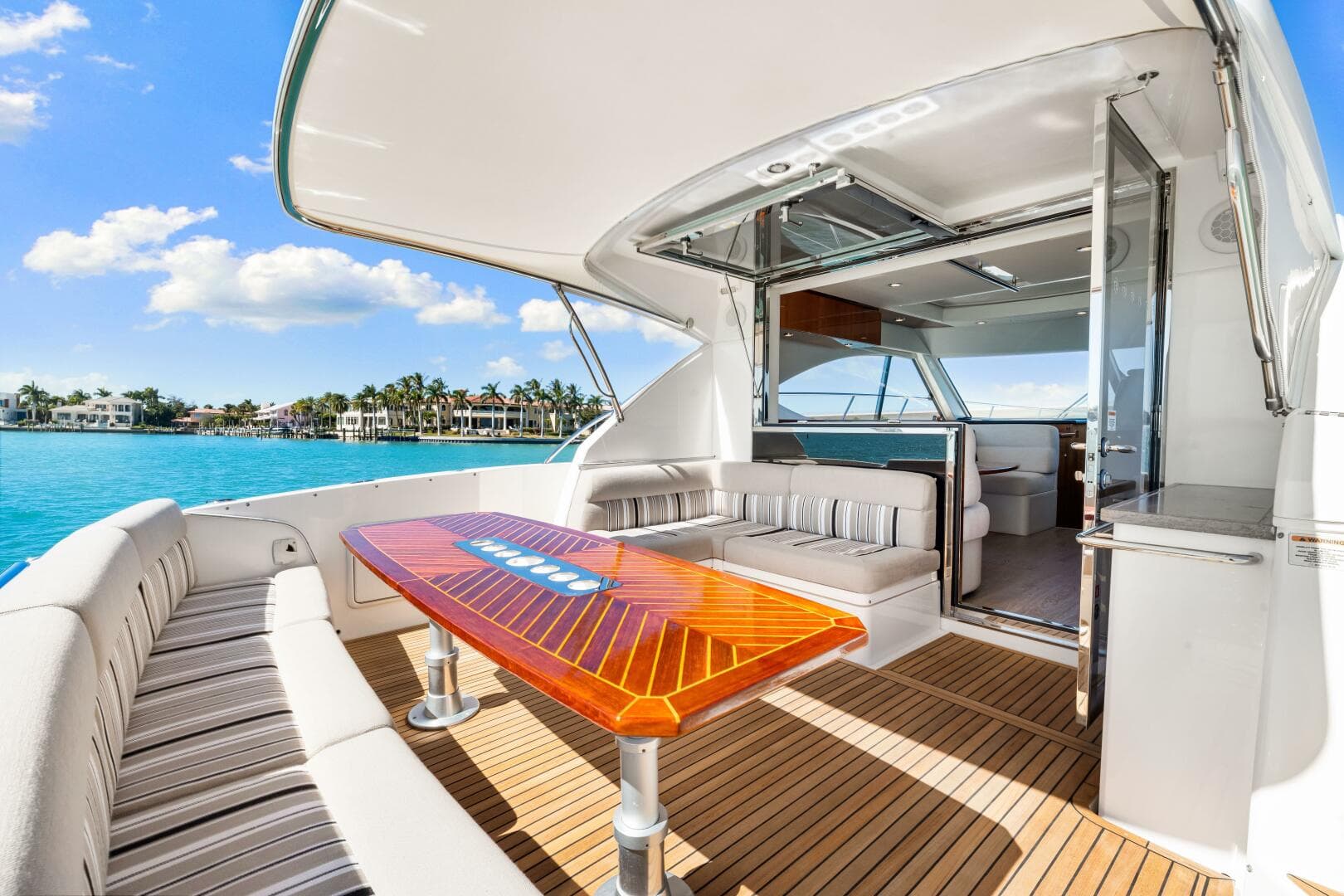 2016 Riviera 5000 Sport Yacht