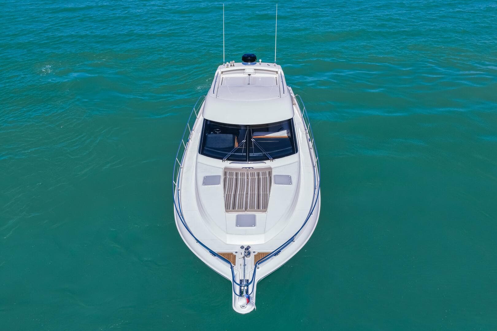 2016 Riviera 5000 Sport Yacht
