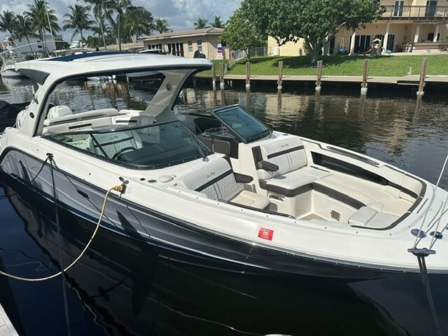 2018 Sea Ray SLX 310 - Sales Therapy