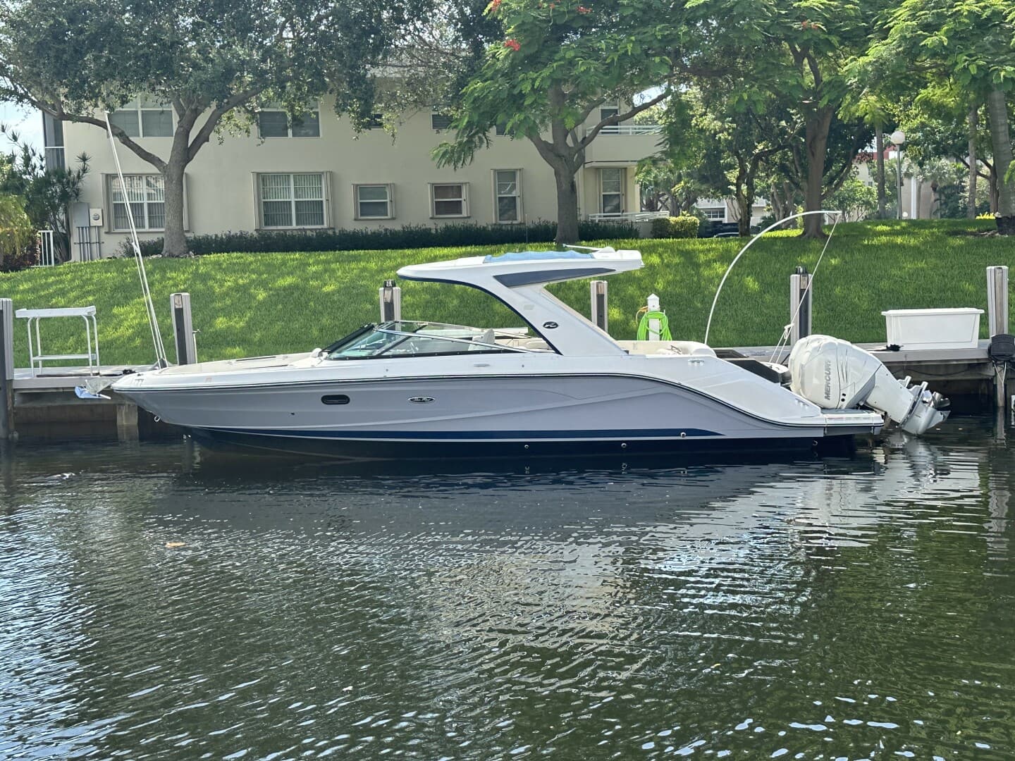 2018 Sea Ray SLX 310