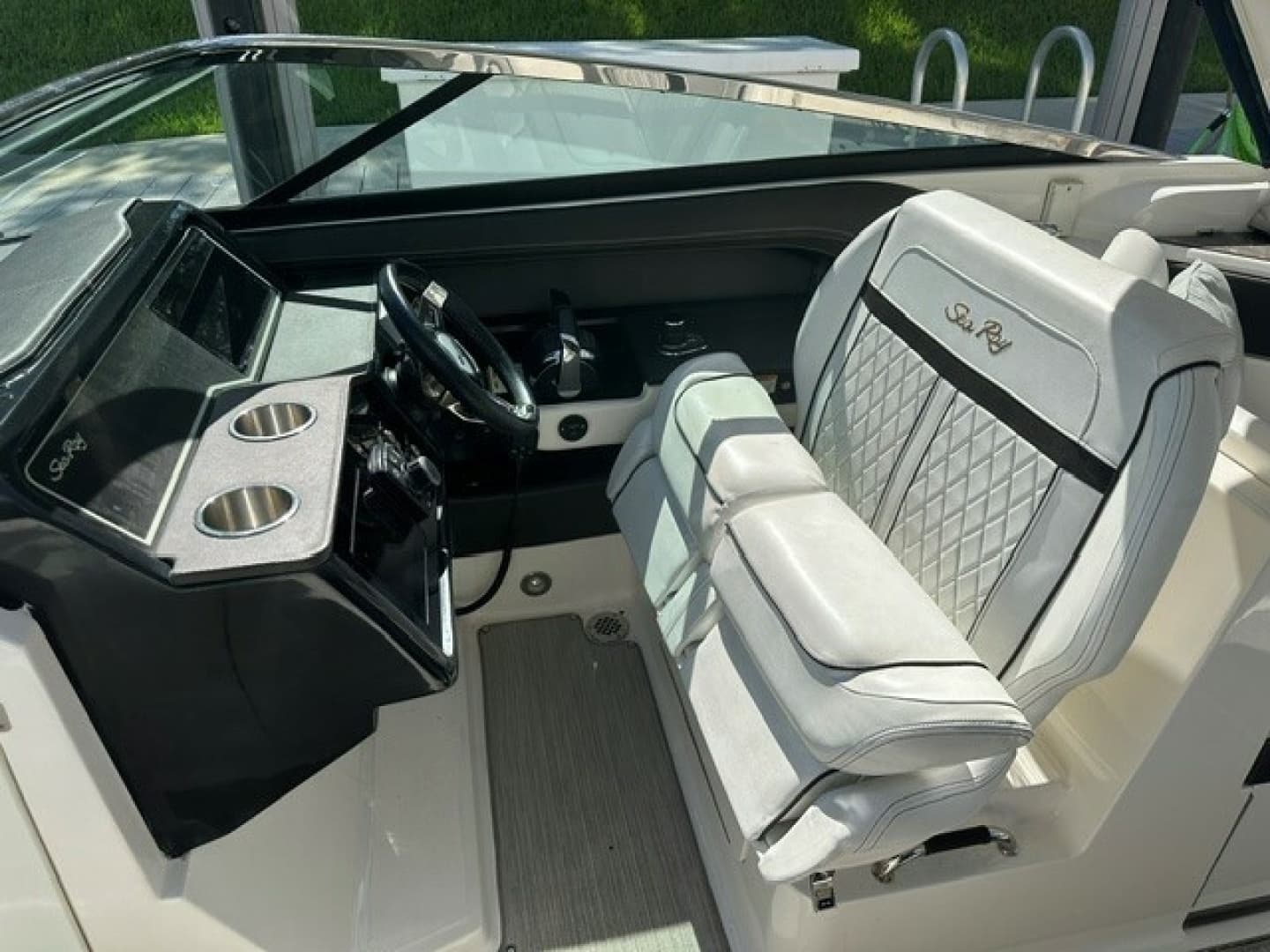 2018 Sea Ray SLX 310 - Sales Therapy