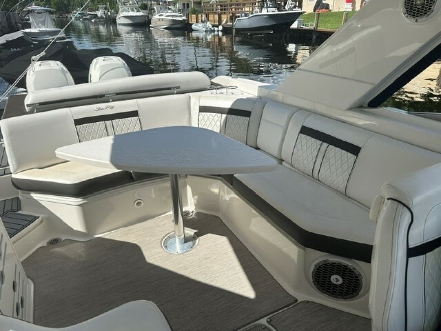 2018 Sea Ray SLX 310 - Sales Therapy