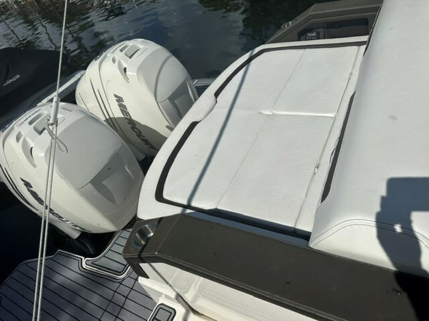 2018 Sea Ray SLX 310 - Sales Therapy
