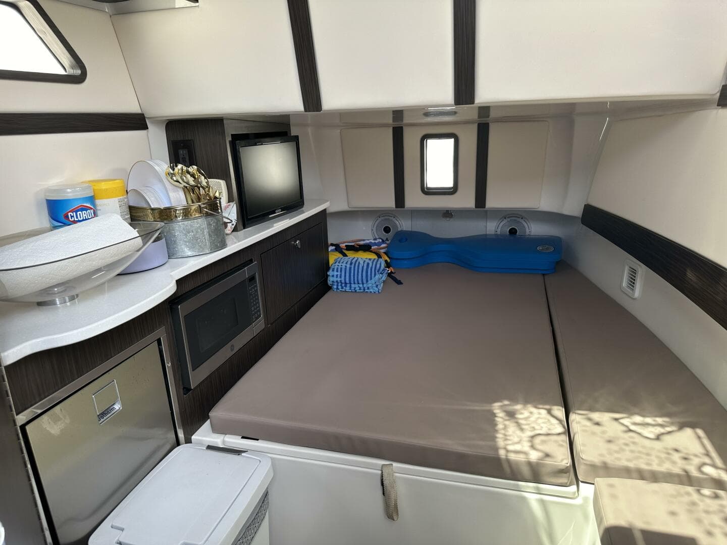 2020 Edgewater 370CC