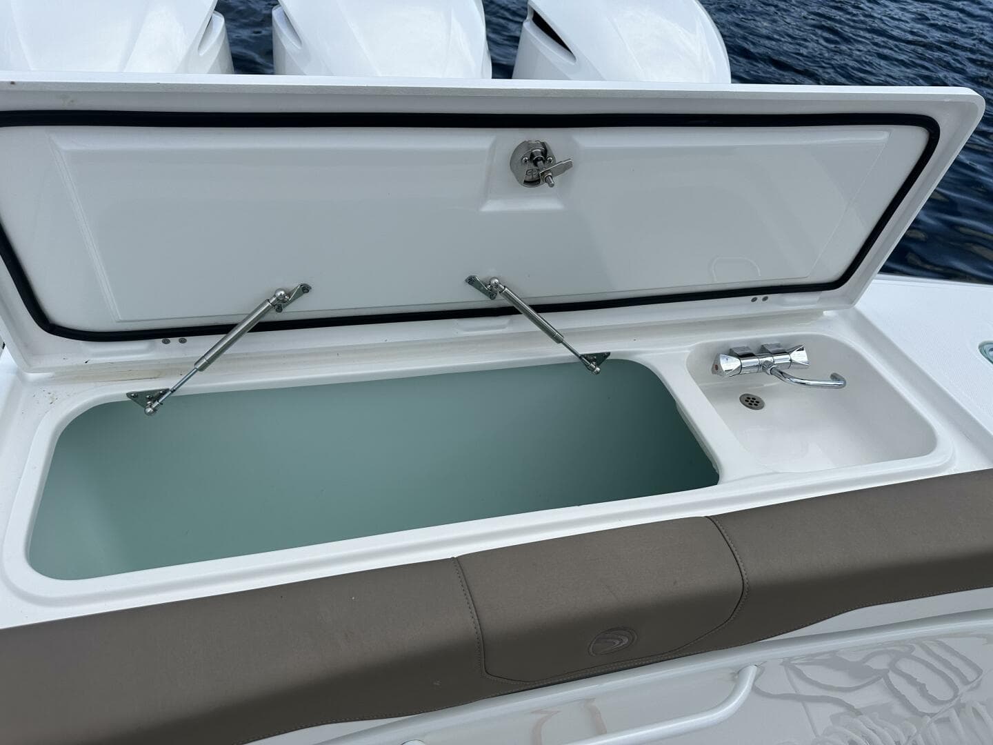 2020 Edgewater 370CC