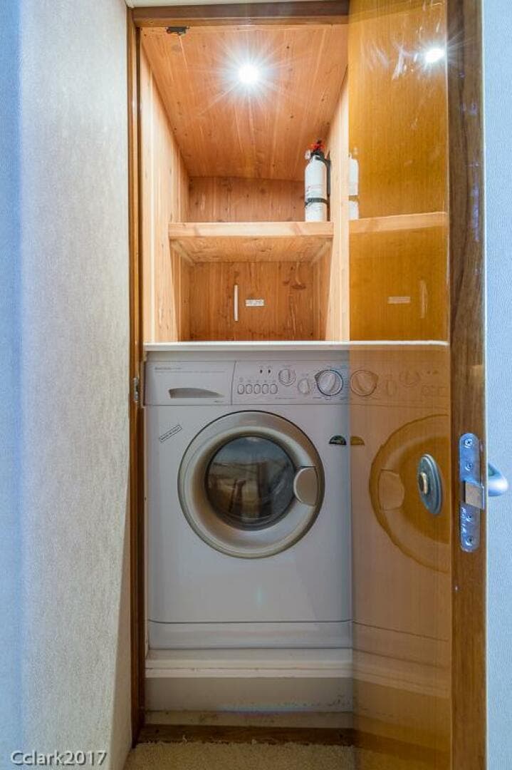 2007 Post 53 Convertible