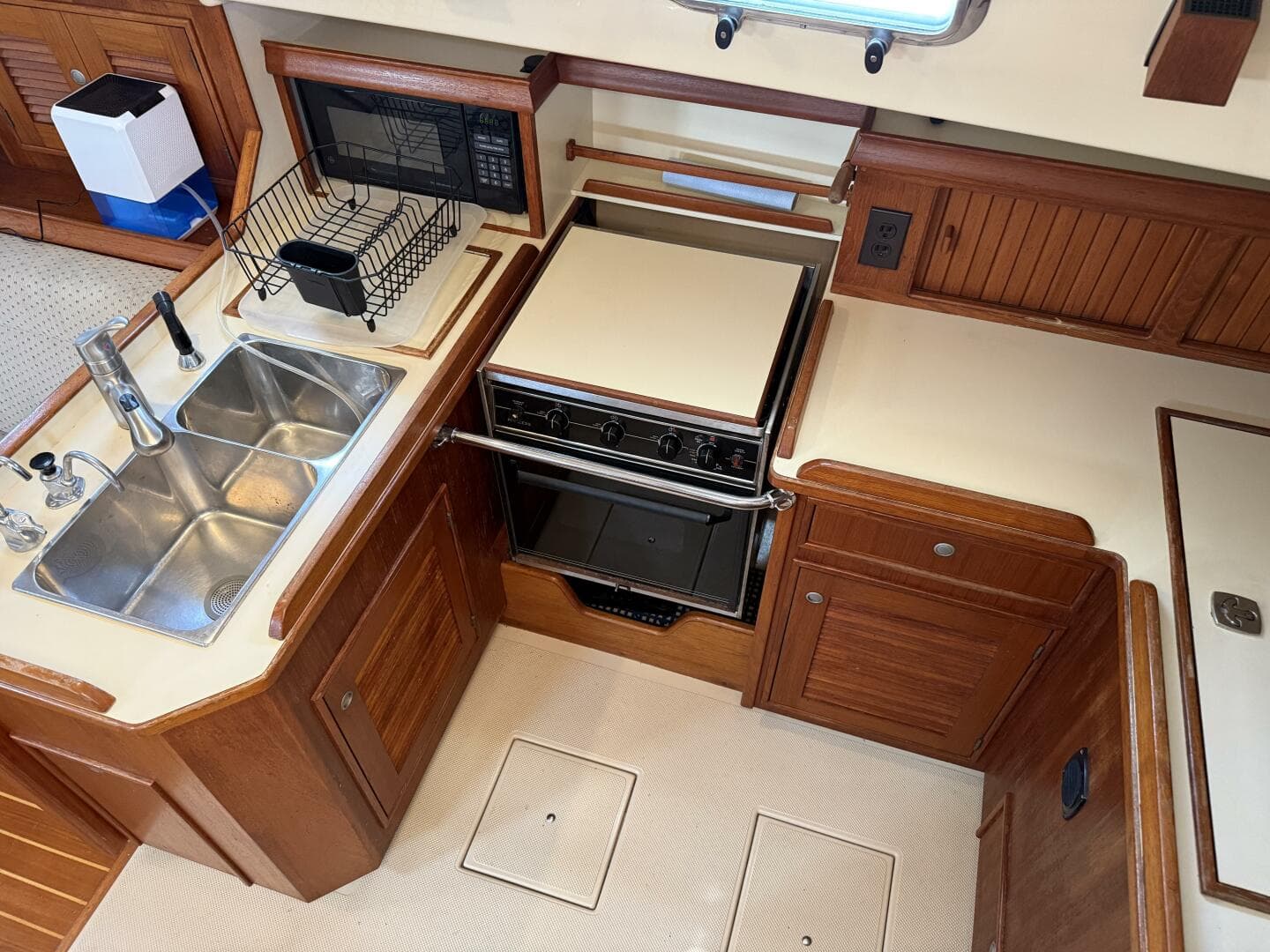 1999 Island Packet 380